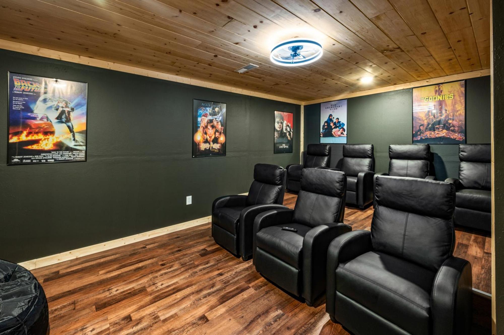 Holiday home Location, Hot Tub, Theater, Grill, Ez Roads Pigeon Forge