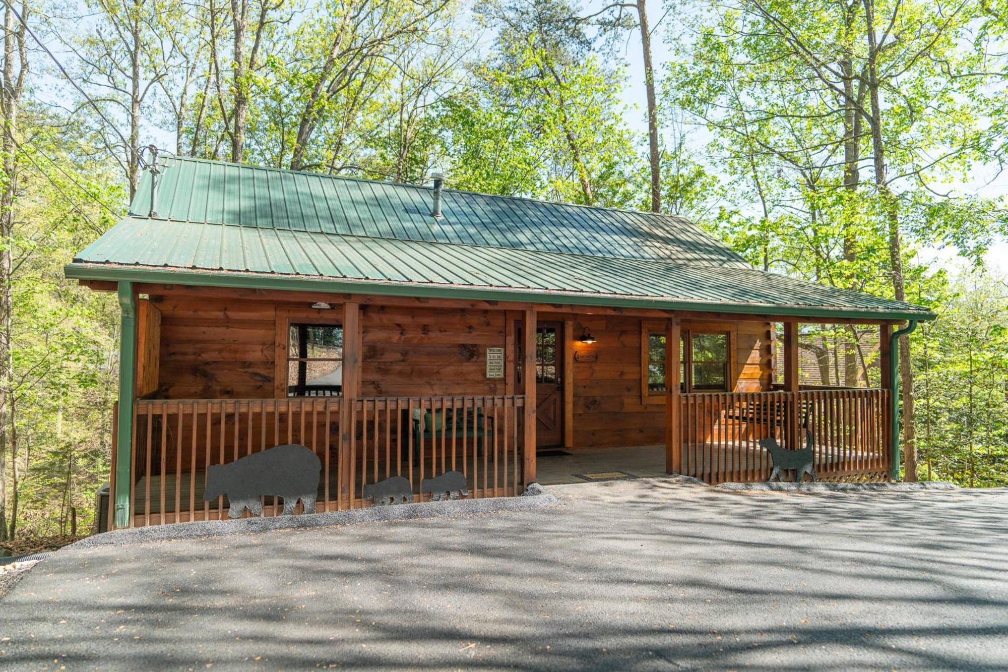 1 Mile To Dollywood 7 Miles To Gburg Hottub Rustic Holiday home