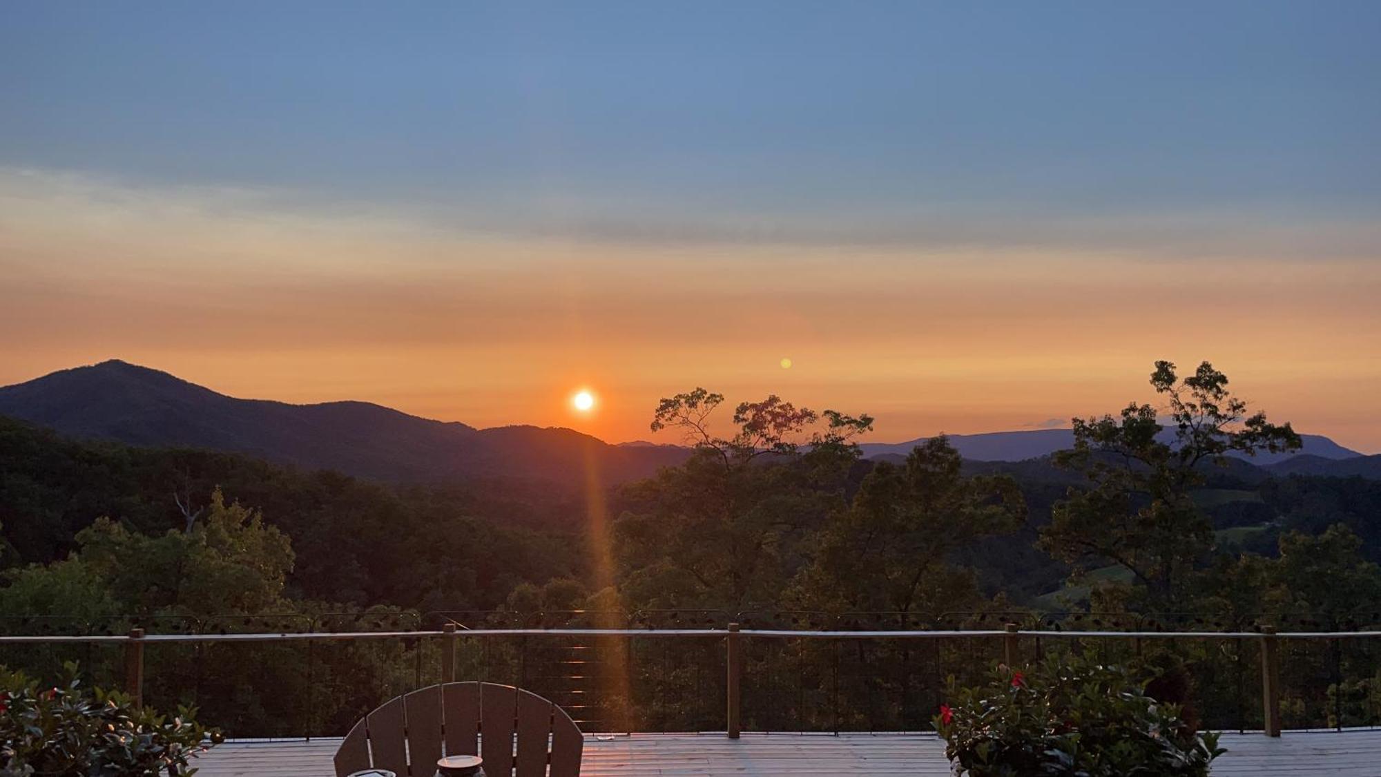 Smoky - Glowing Twilight * Pigeon Forge