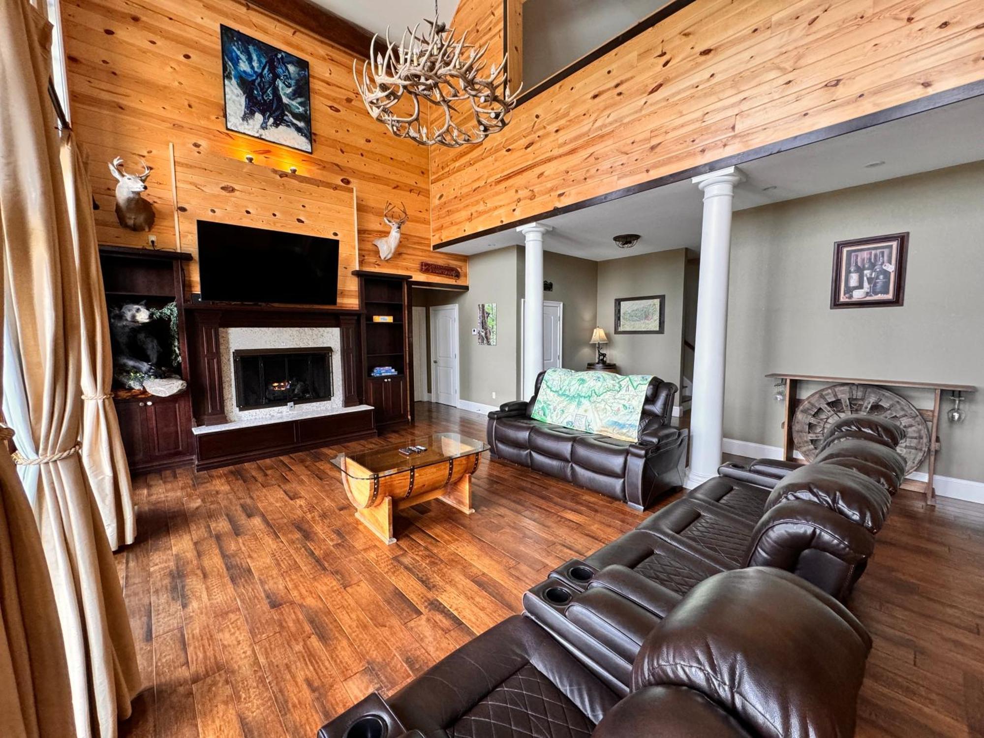 Smoky - Glowing Twilight Holiday home Pigeon Forge