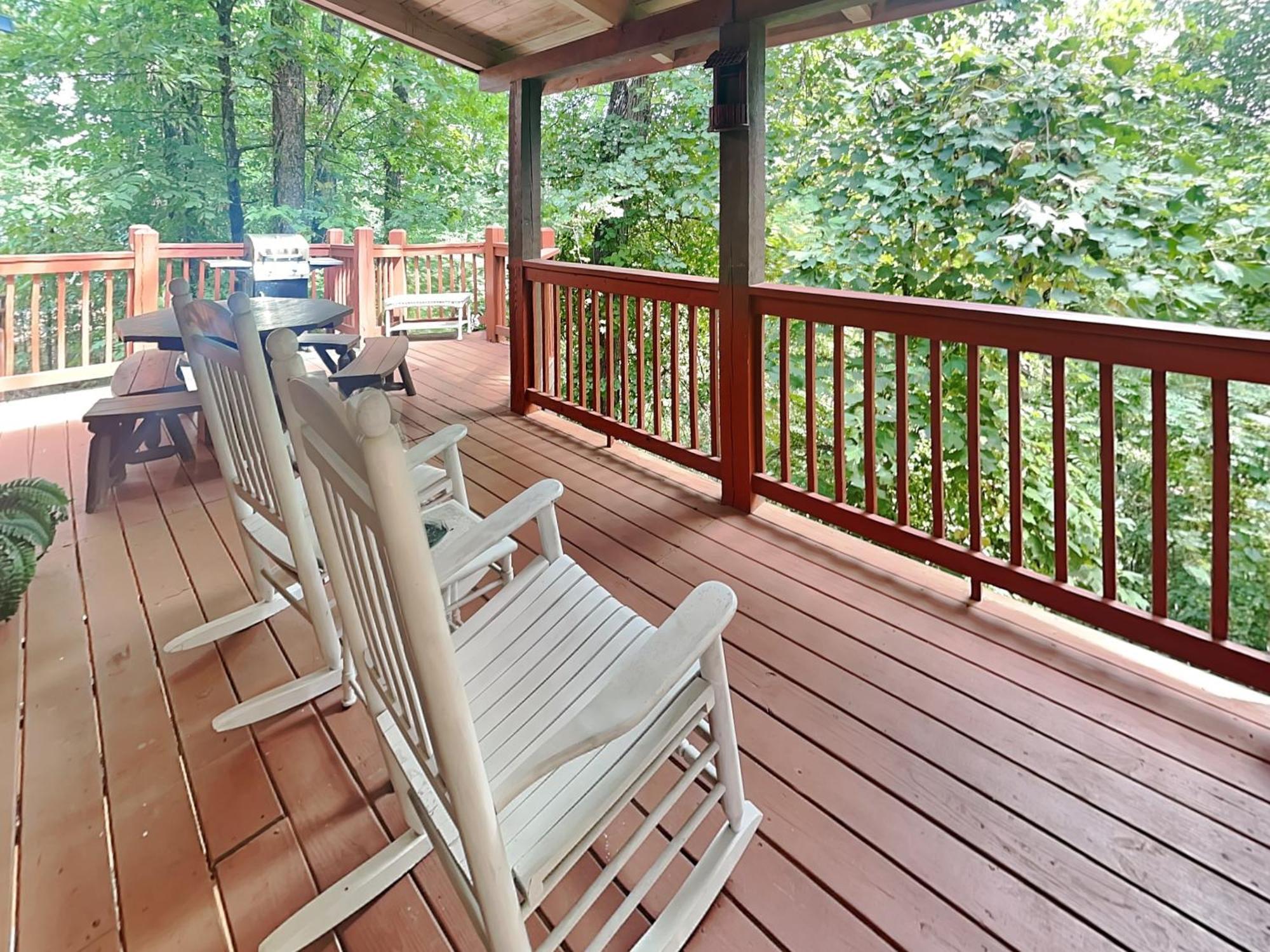 Splashing Sunrise, 2 Bedrooms, Private Pool, Arcade, Hot Tub, Sleeps 6 Holiday home *