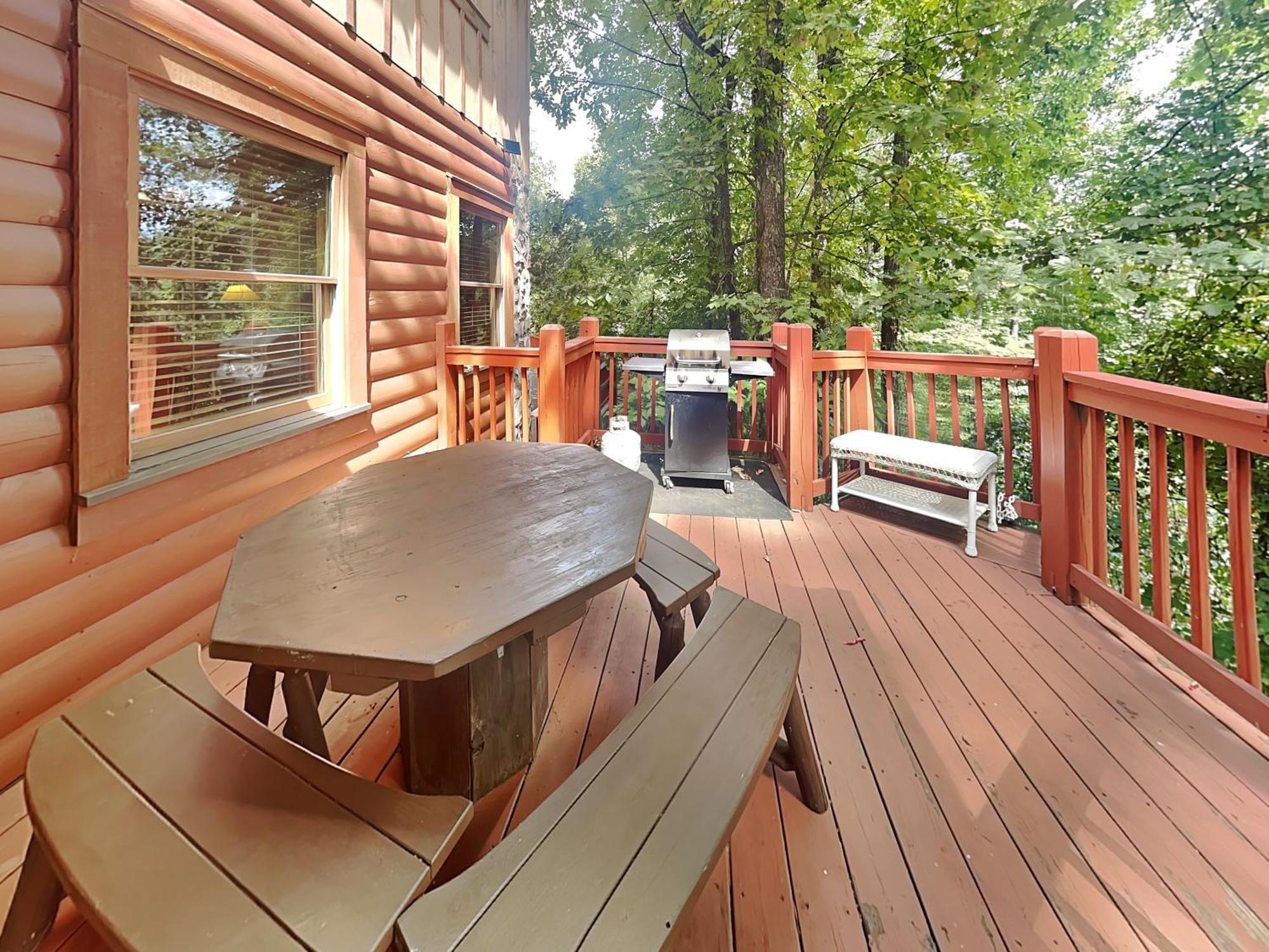 Holiday home Splashing Sunrise, 2 Bedrooms, Private Pool, Arcade, Hot Tub, Sleeps 6 Pigeon Forge