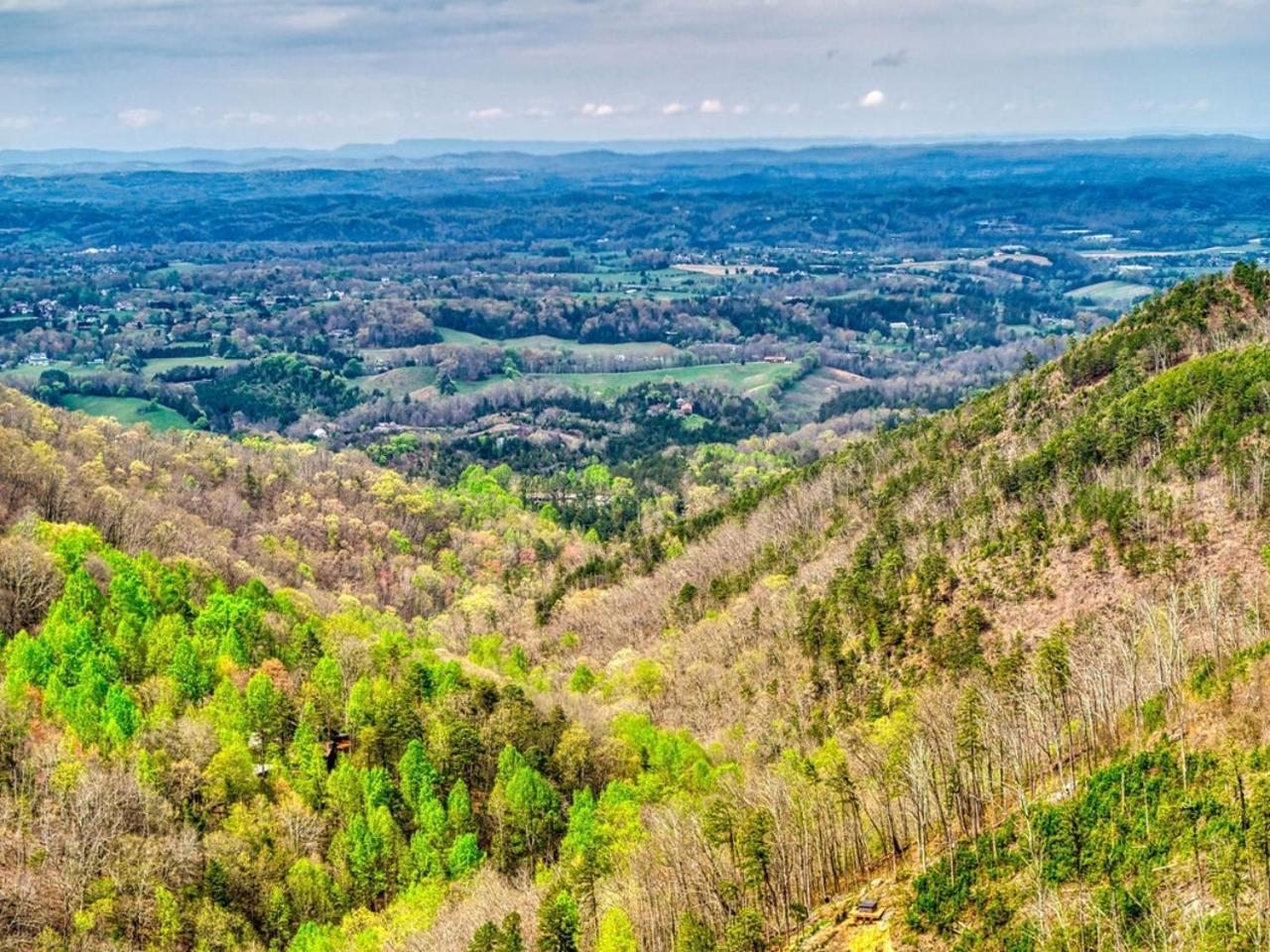 Holiday home Amazing Views, Pool, Hot Tub, Pool Table, Arcade Pigeon Forge