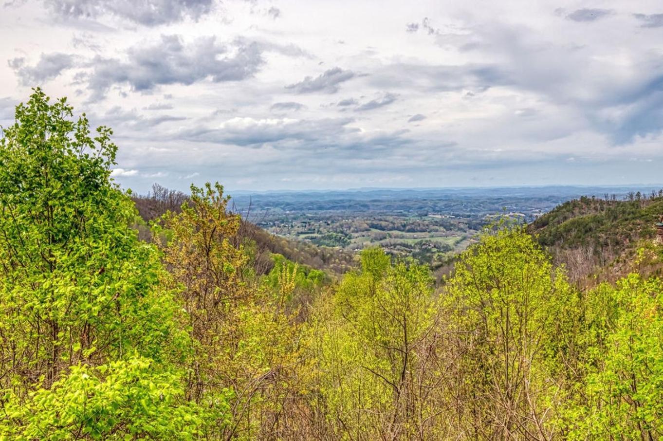 Amazing Views, Pool, Hot Tub, Pool Table, Arcade Pigeon Forge
