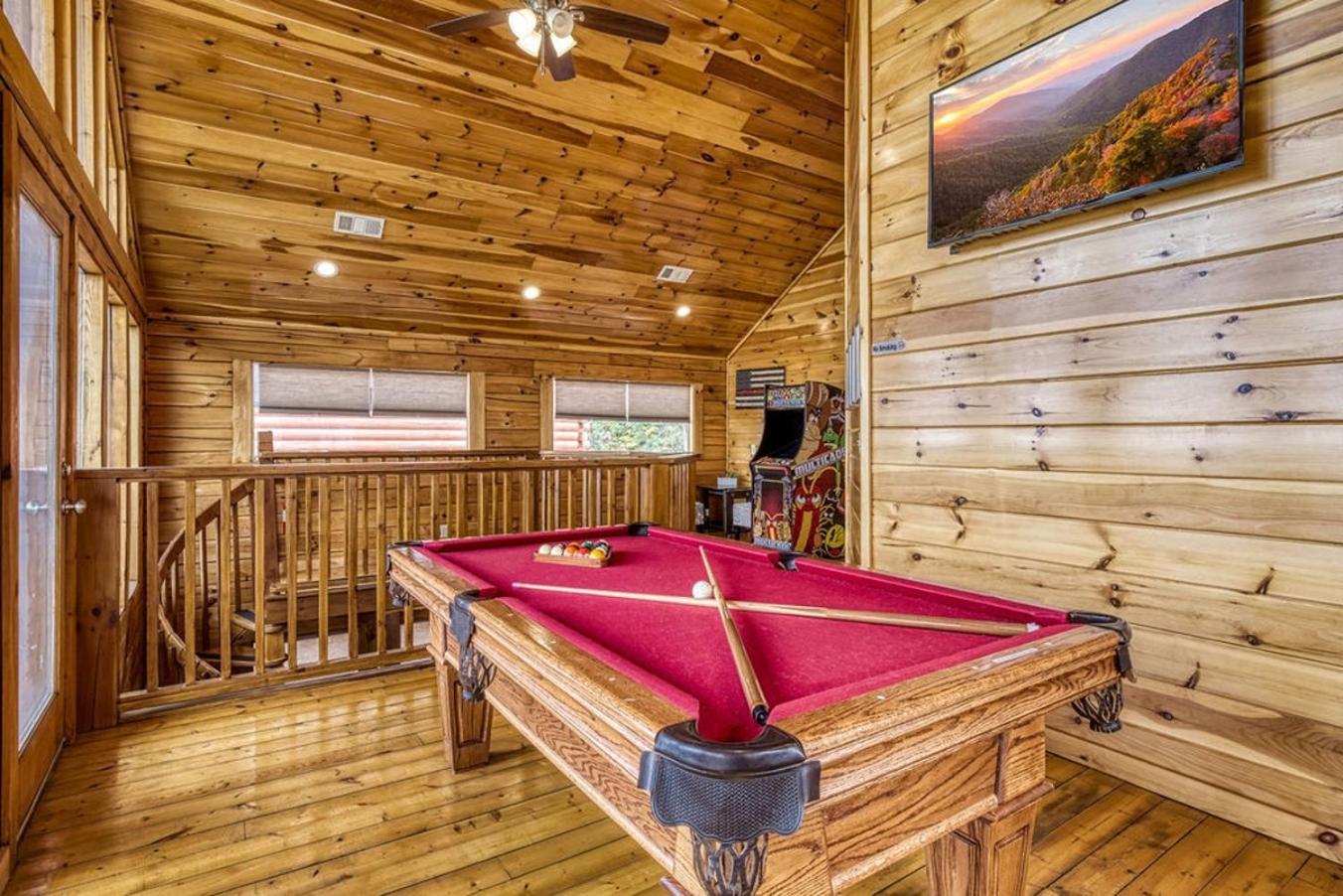 Amazing Views, Pool, Hot Tub, Pool Table, Arcade Pigeon Forge