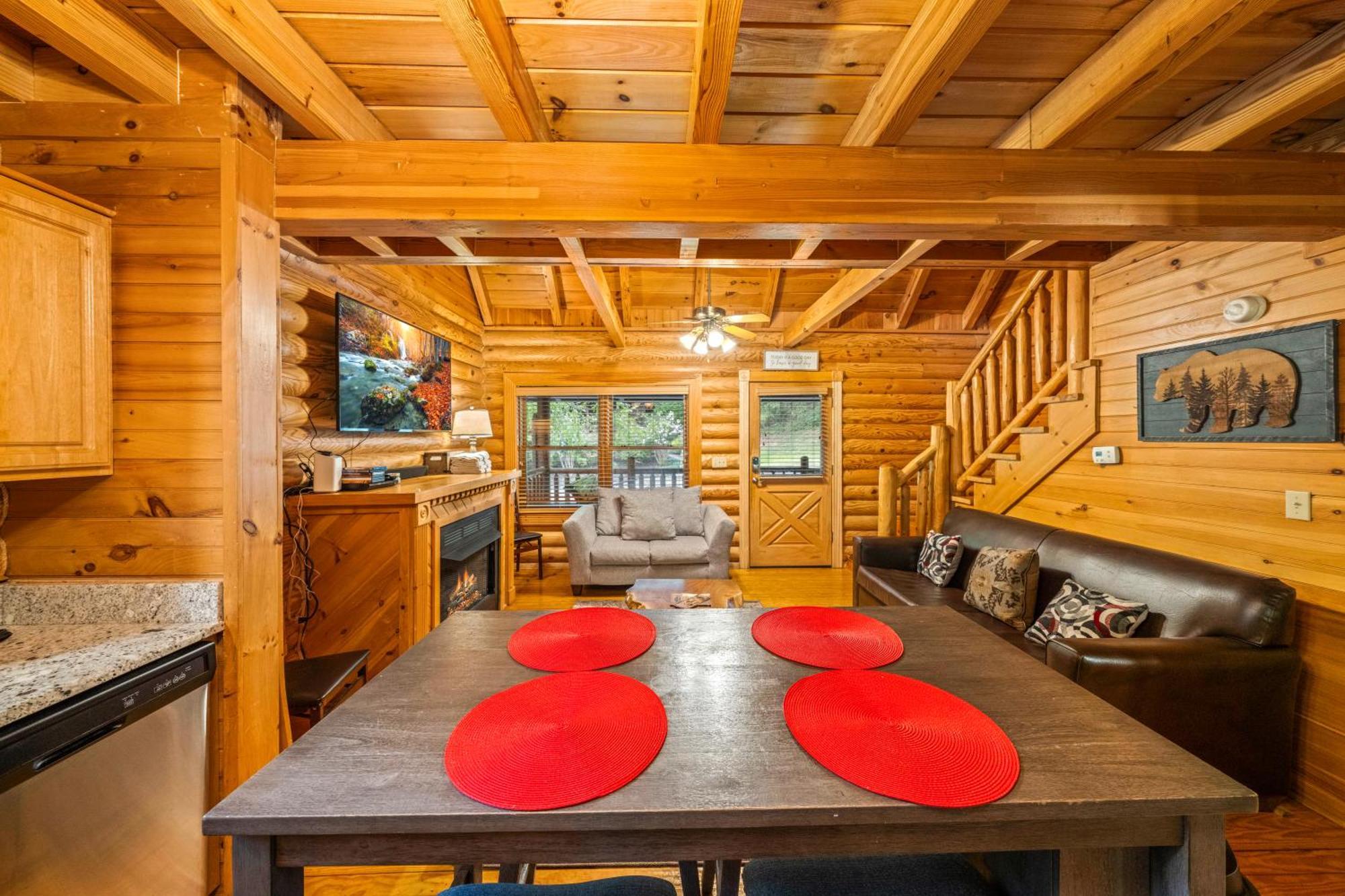 Holiday home Alpenhaus Cozy Log - 2 Bedrooms, Hot Tub, Amazing Location! *