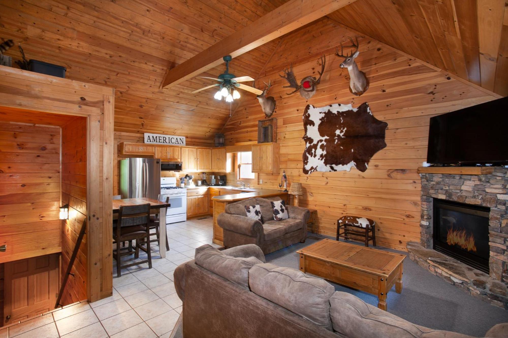 Holiday home Moose Tracks Hot Tub Arcade Board Games Pigeon Forge