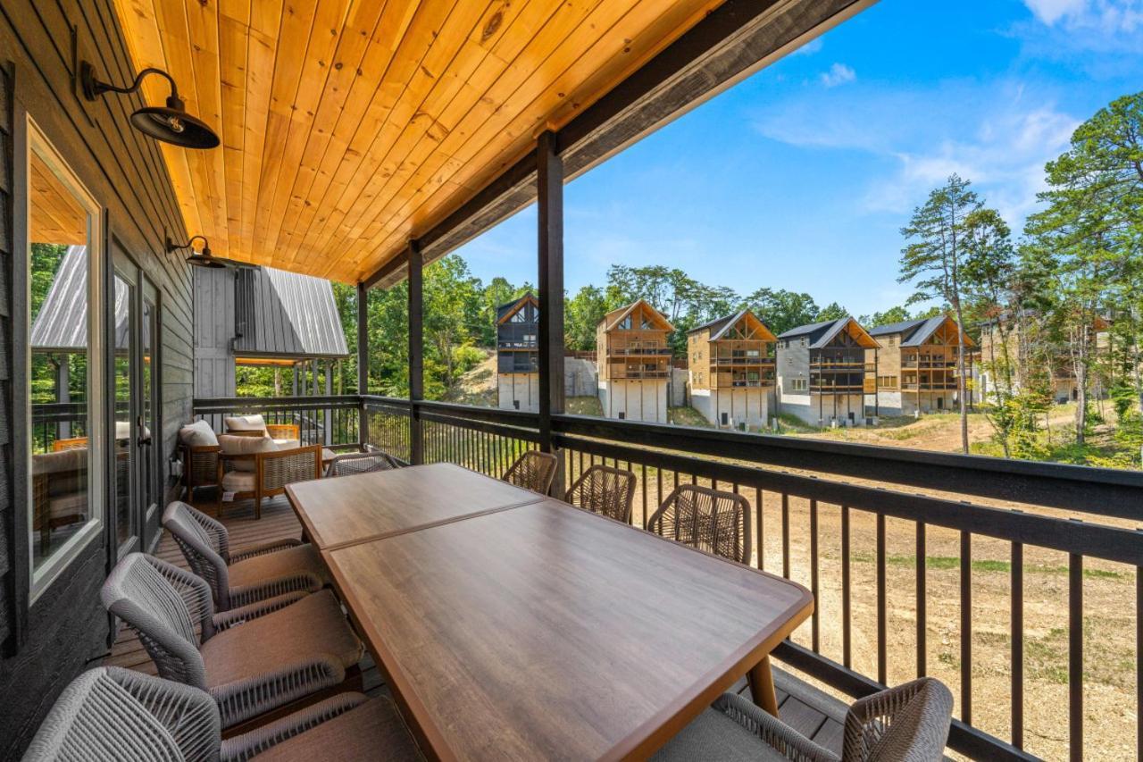 Holiday home Parkway Pool Retreat Hot Tub Foosball Arcade Pigeon Forge