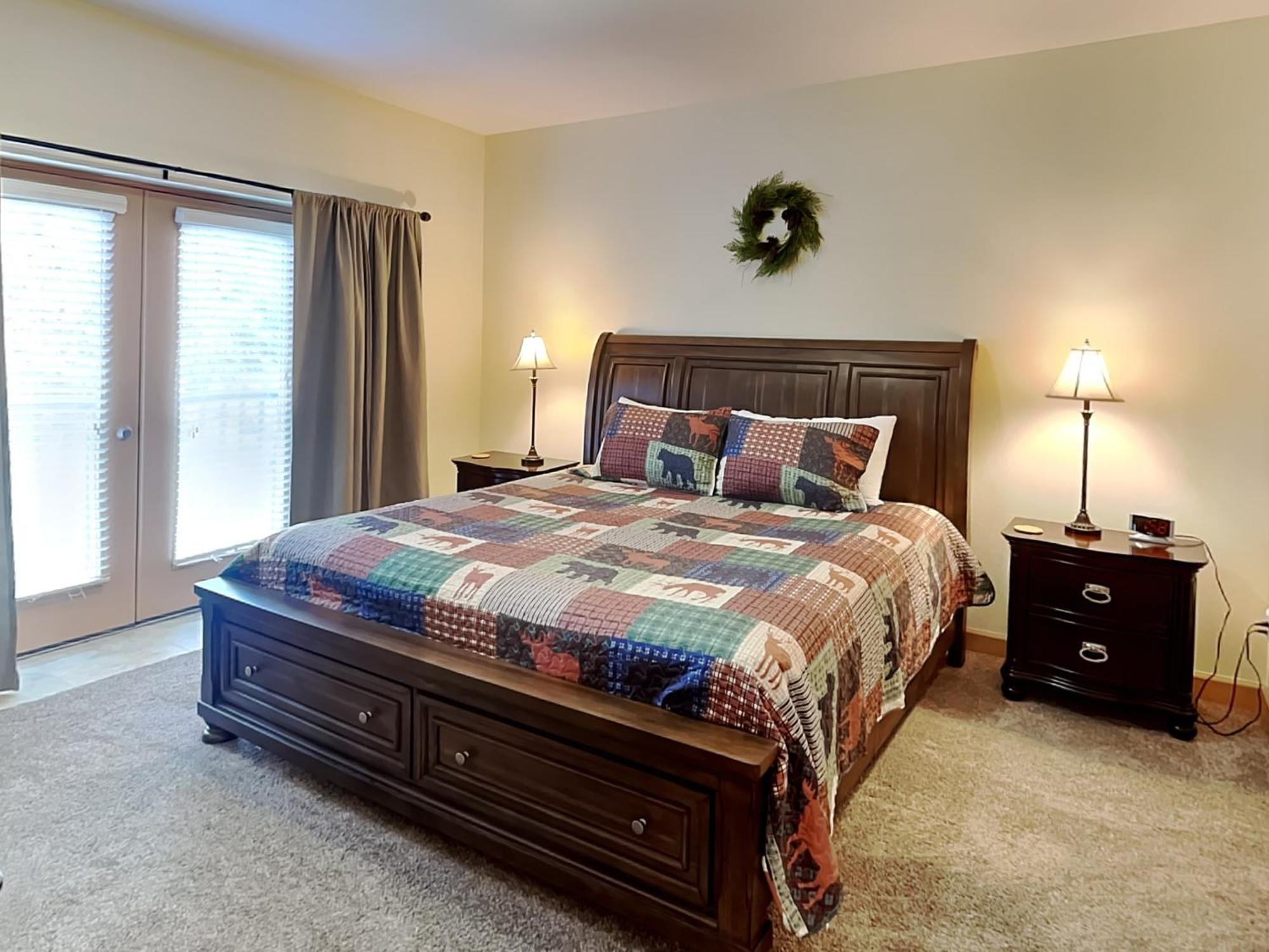 Hi-bear-nate Mountain View 5303 Pigeon Forge