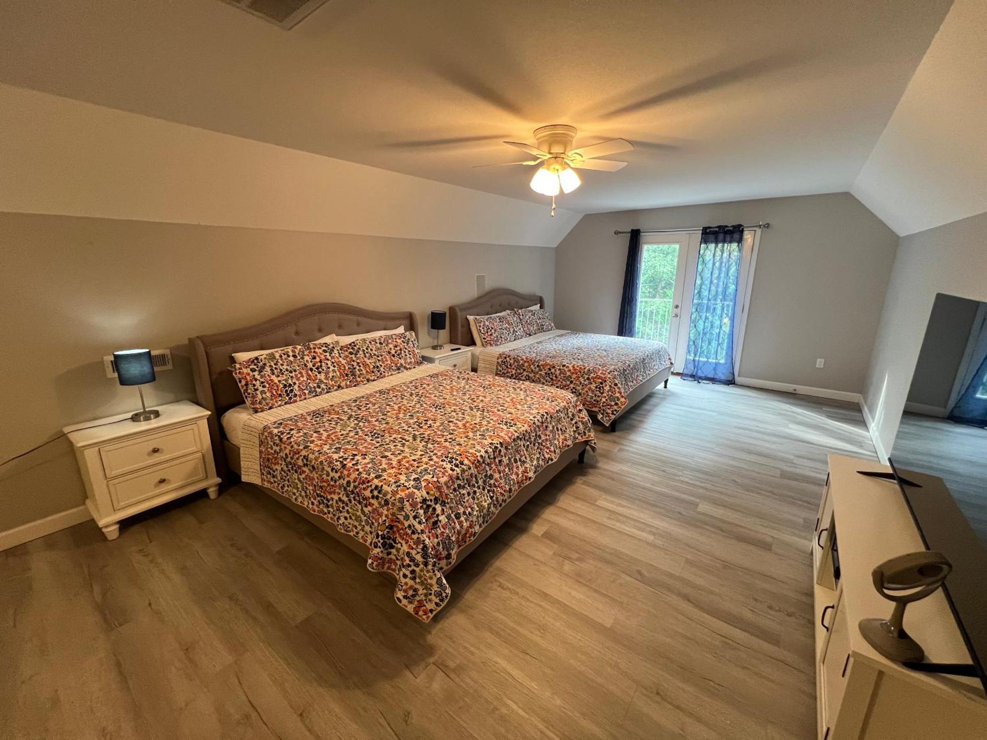 Holiday home Escape To The Estate At Mill Creek Luxury 5bed With Private Pool Hot Tub Game Fire Pit *