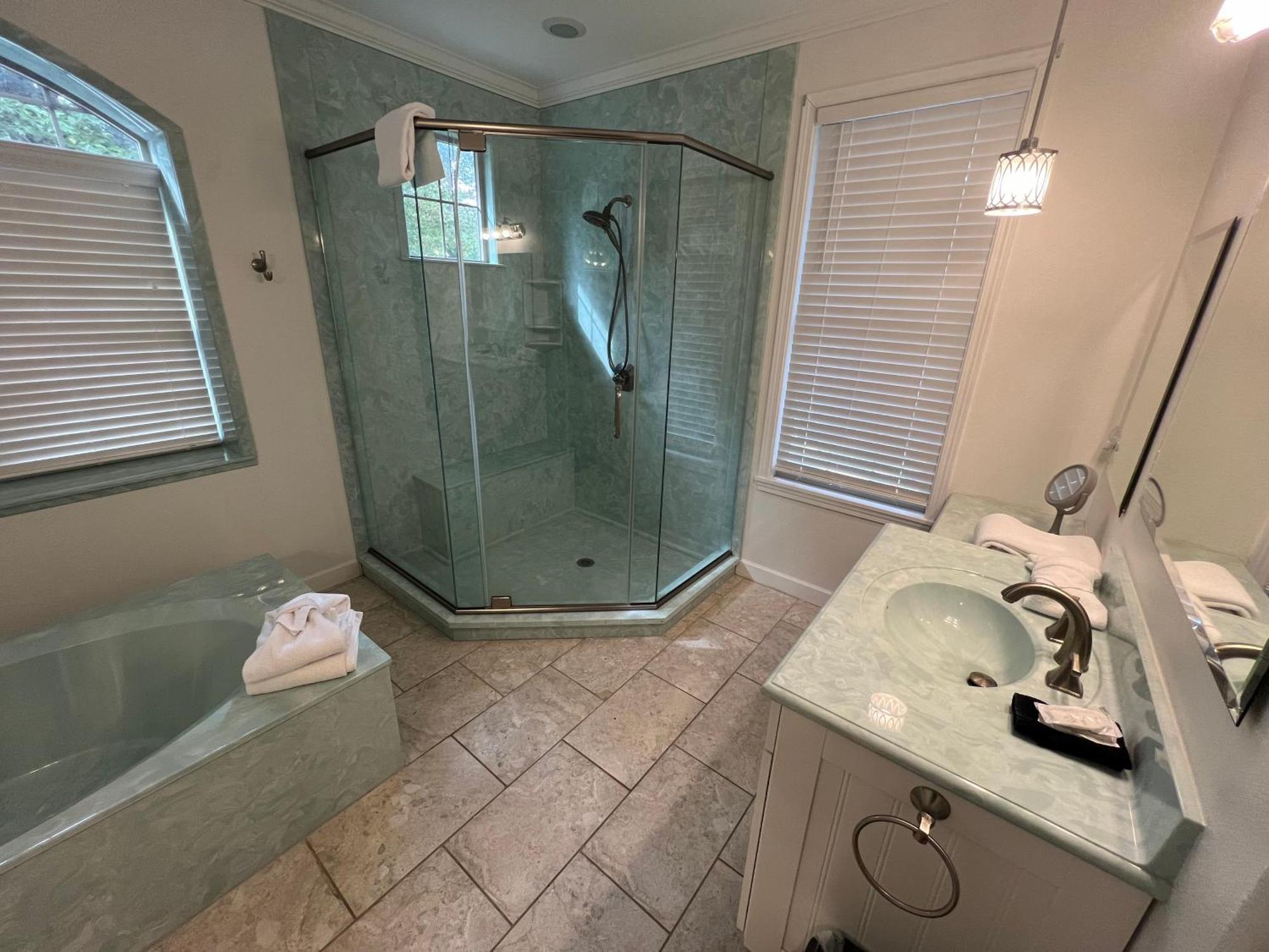 Escape To The Estate At Mill Creek Luxury 5bed With Private Pool Hot Tub Game Fire Pit Pigeon Forge