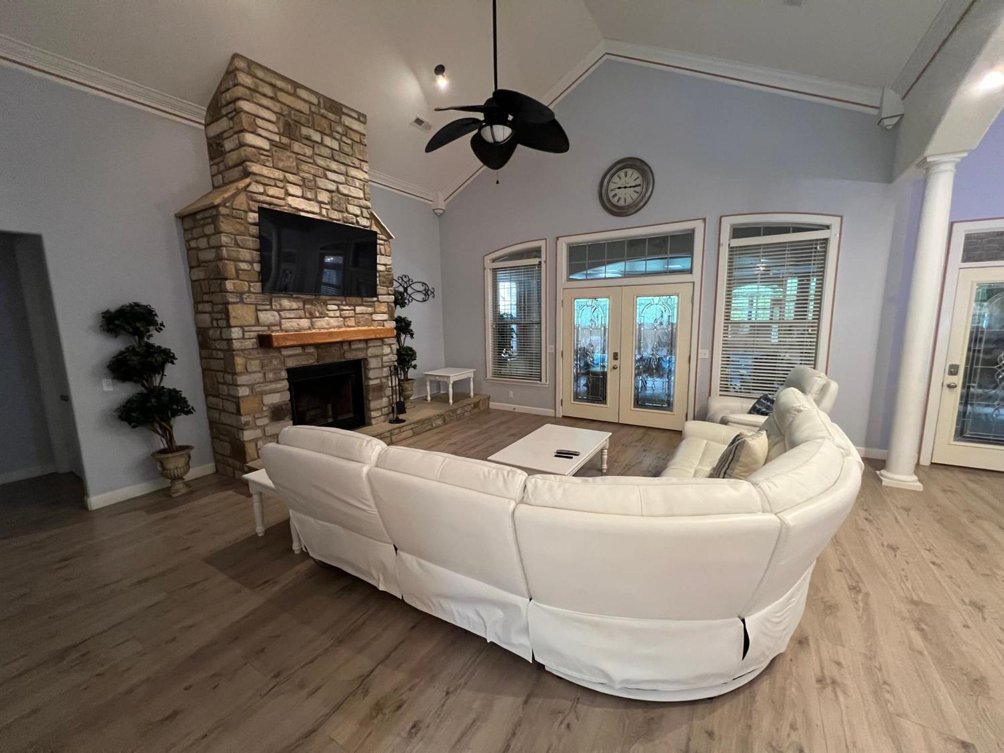 Escape To The Estate At Mill Creek Luxury 5bed With Private Pool Hot Tub Game Fire Pit *
