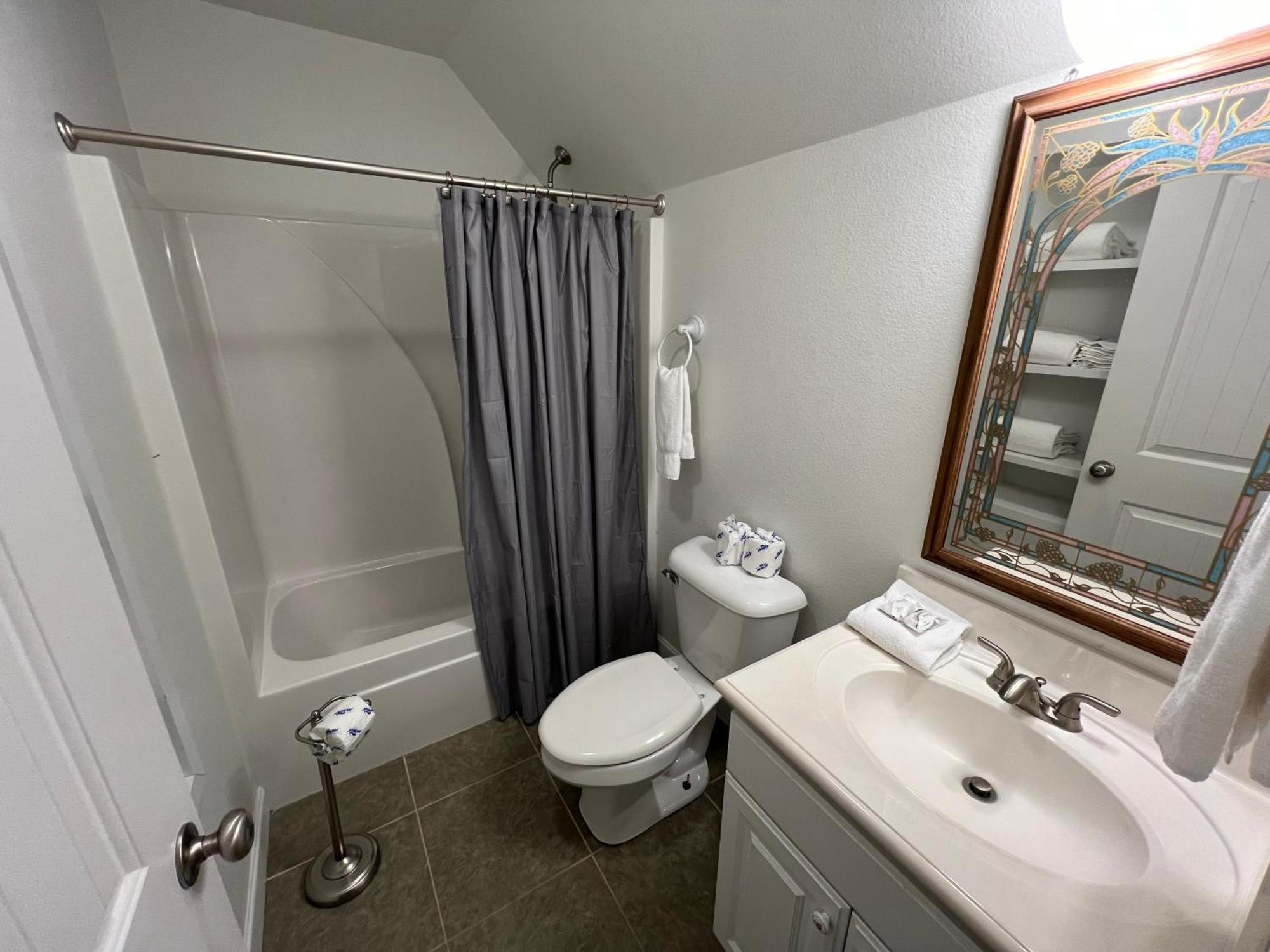 Escape To The Estate At Mill Creek Luxury 5bed With Private Pool Hot Tub Game Fire Pit Holiday home Pigeon Forge