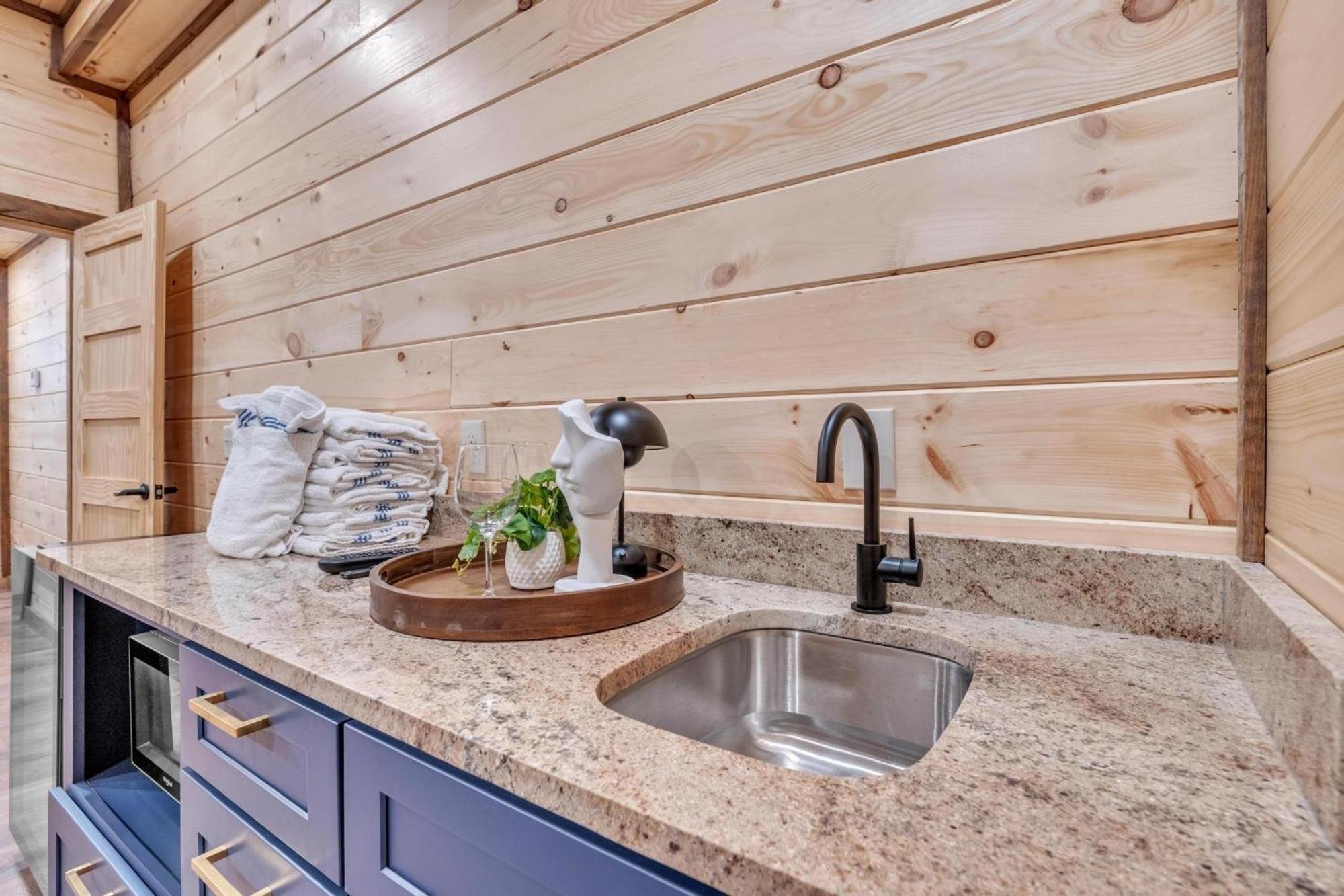 Ern803 - Beary Blue Oasis Holiday home *