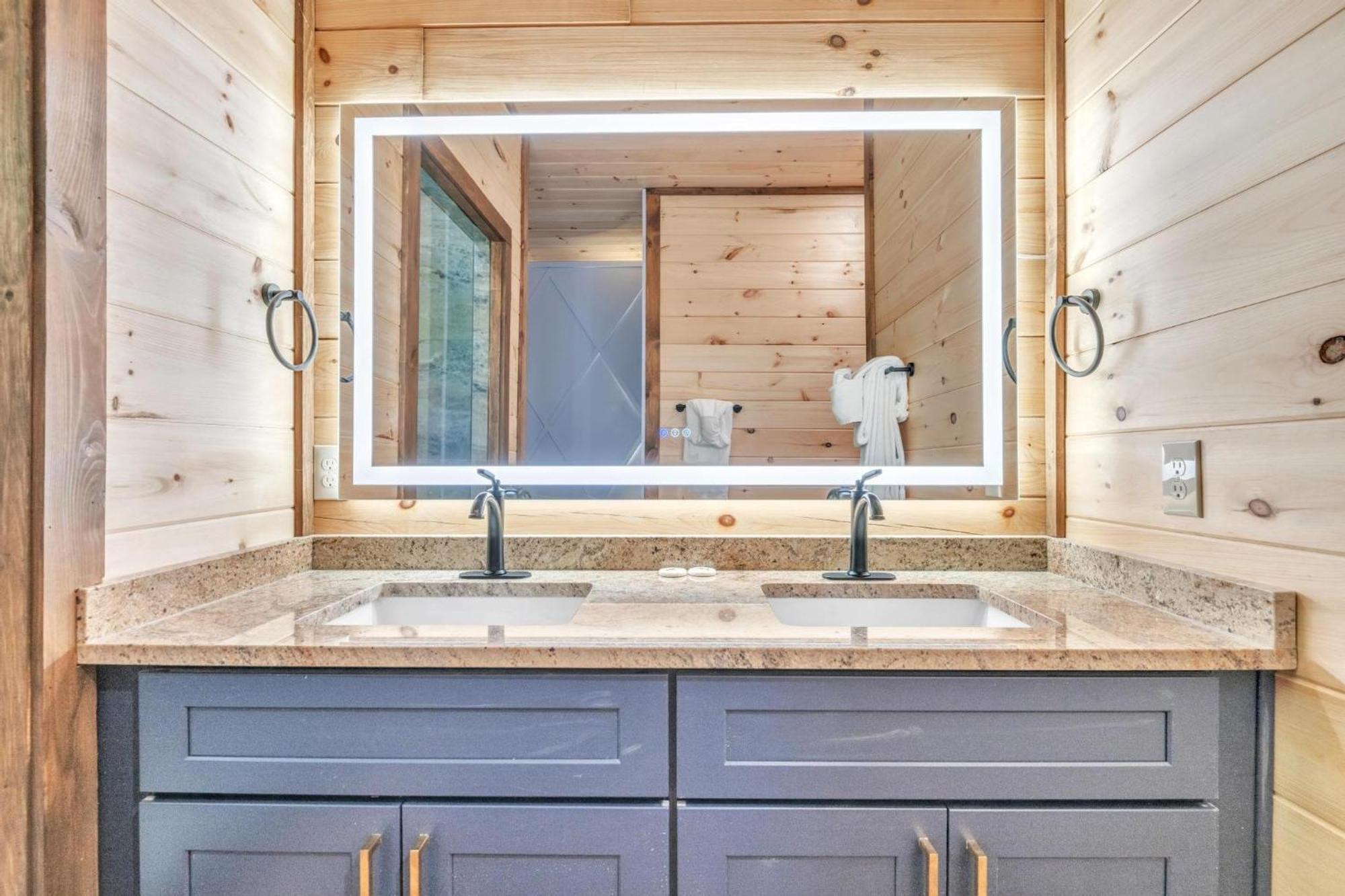 Ern803 - Beary Blue Oasis Holiday home *