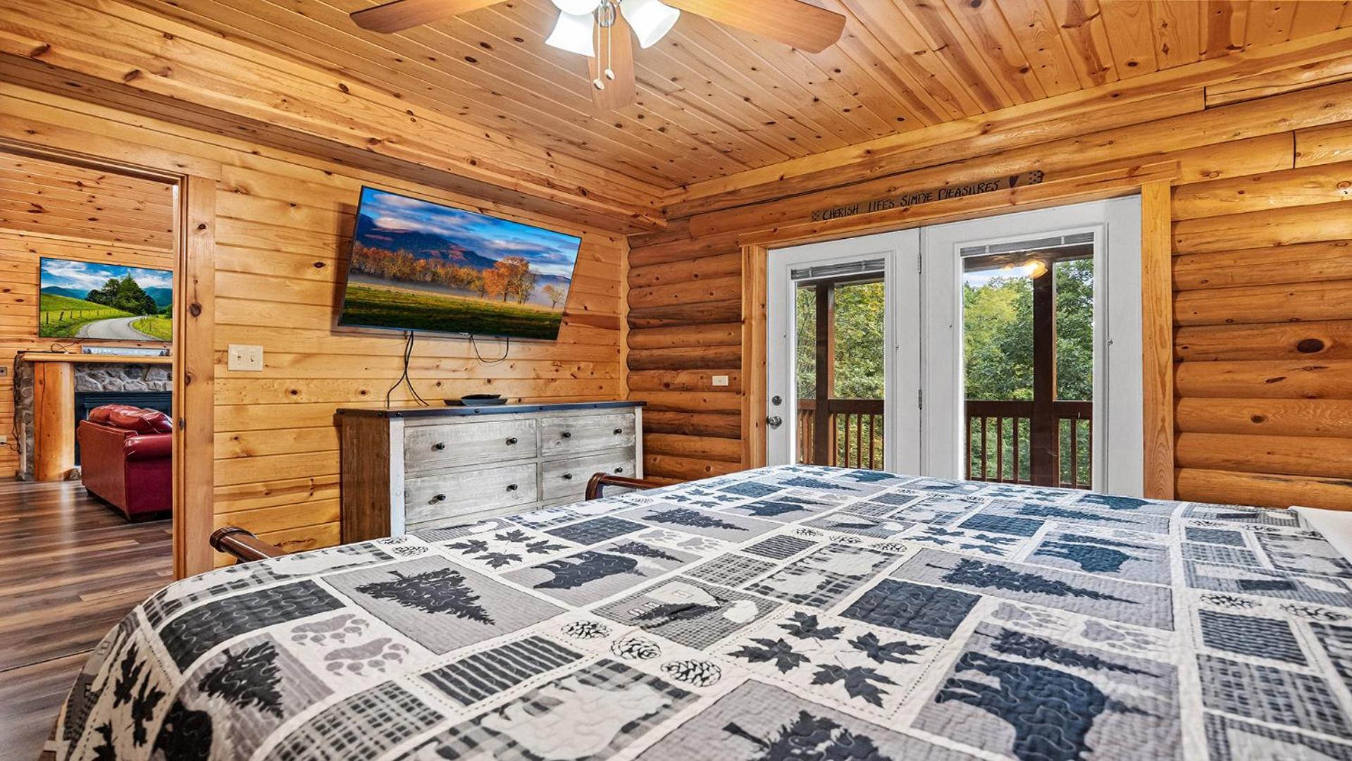 Applewood Manor * Pigeon Forge