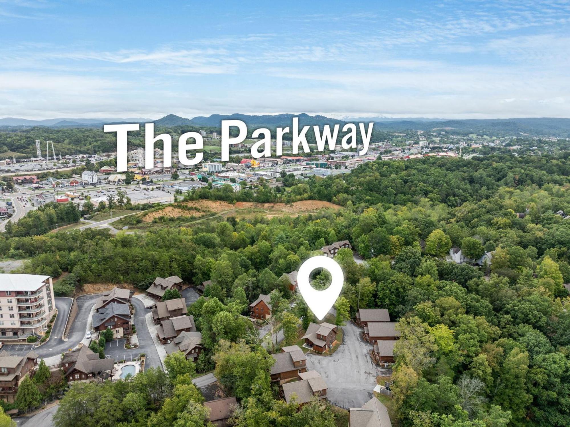 Fully Loaded In Heart Of Holiday home Pigeon Forge
