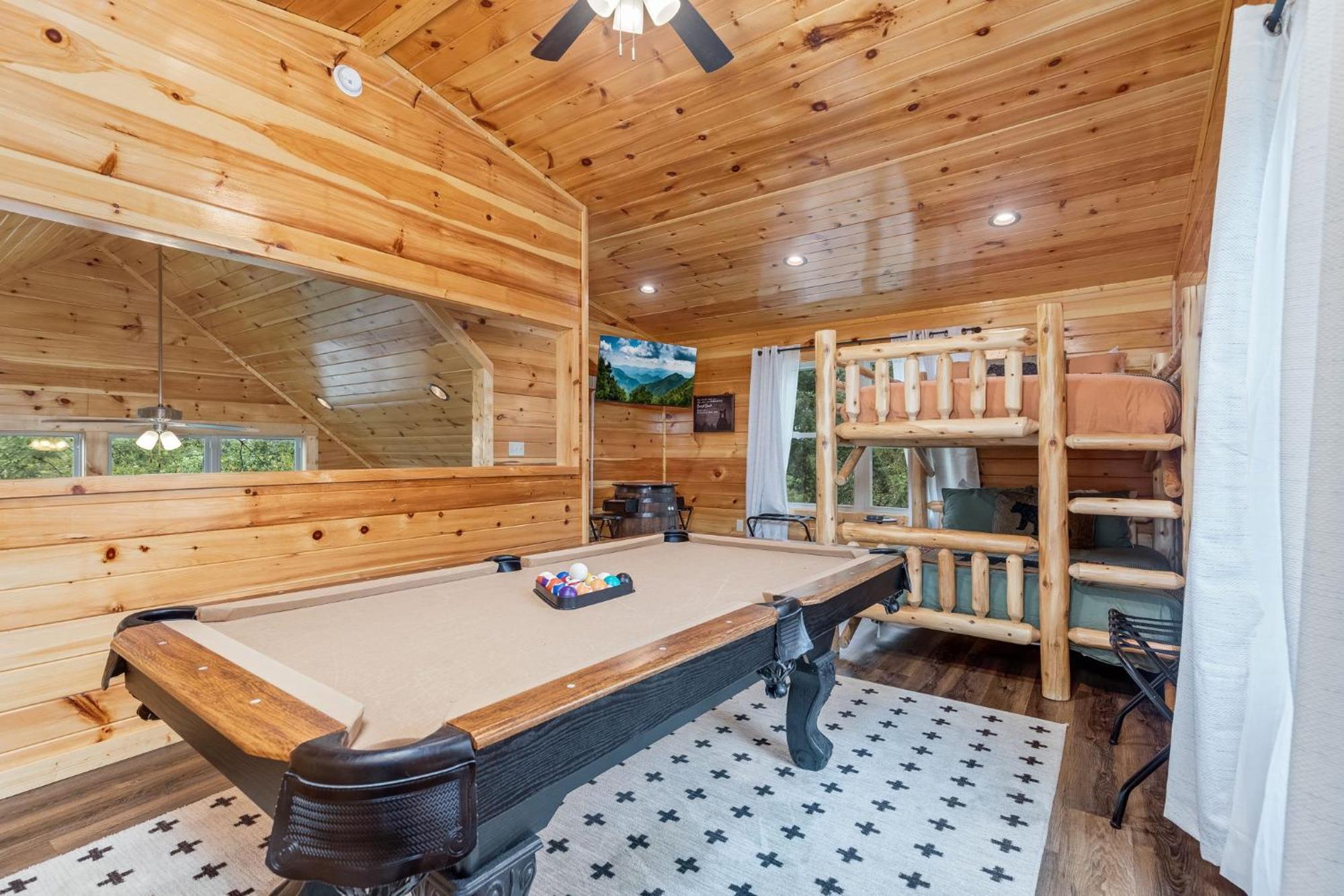 Holiday home Fully Loaded In Heart Of Pigeon Forge