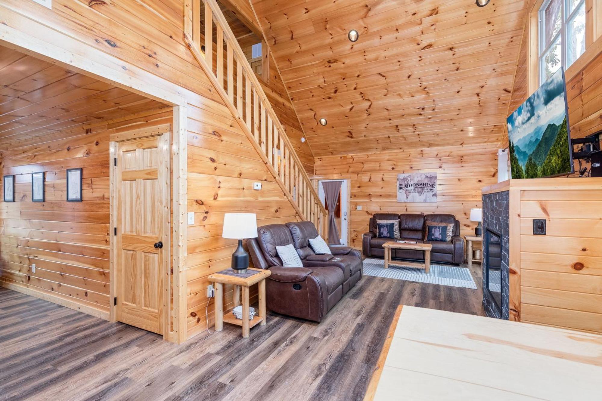 Fully Loaded In Heart Of Holiday home Pigeon Forge