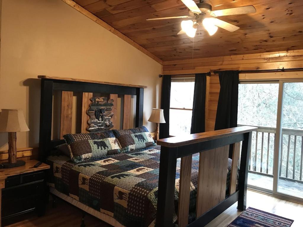 Sleepy Bears Den Pigeon Forge