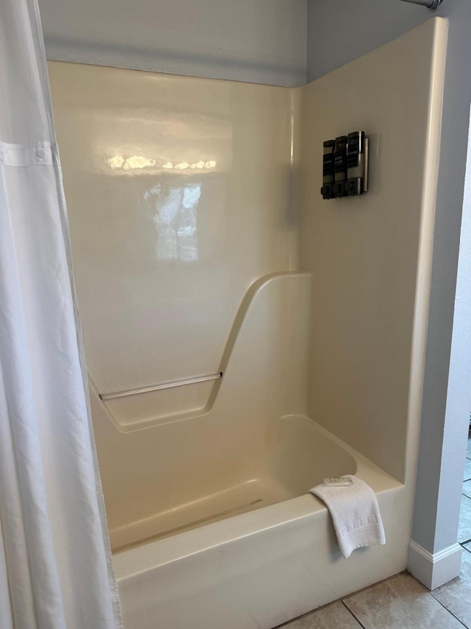 River Place #409 1bd, 2bath * Pigeon Forge