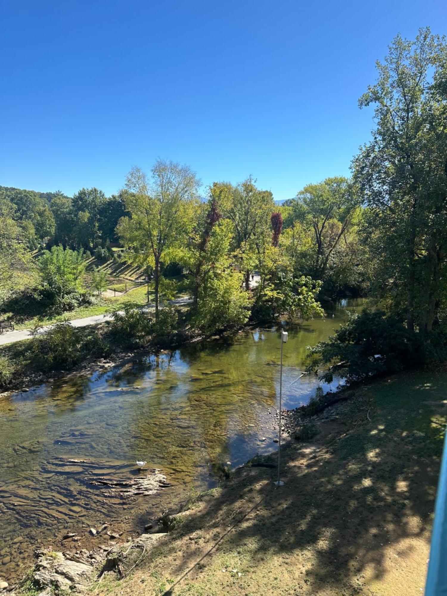River Place #409 1bd, 2bath *