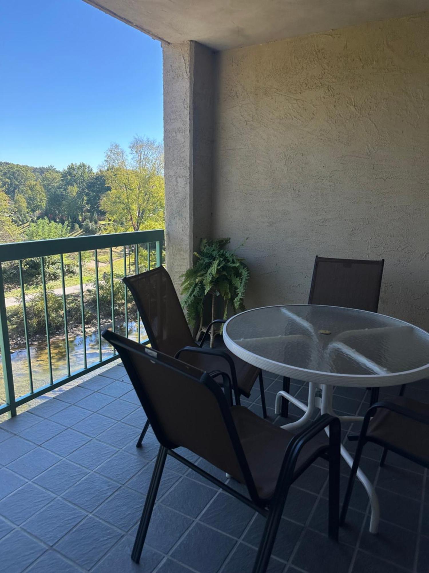 River Place #409 1bd, 2bath Pigeon Forge