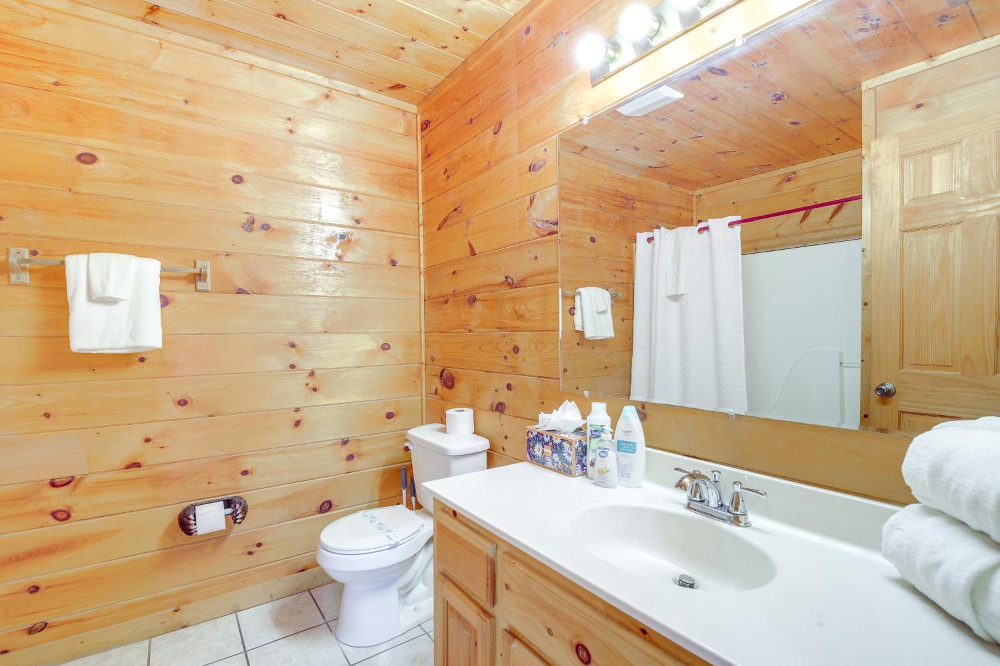 Charming Cabin In The Smokies Hot Tub And Game * Pigeon Forge
