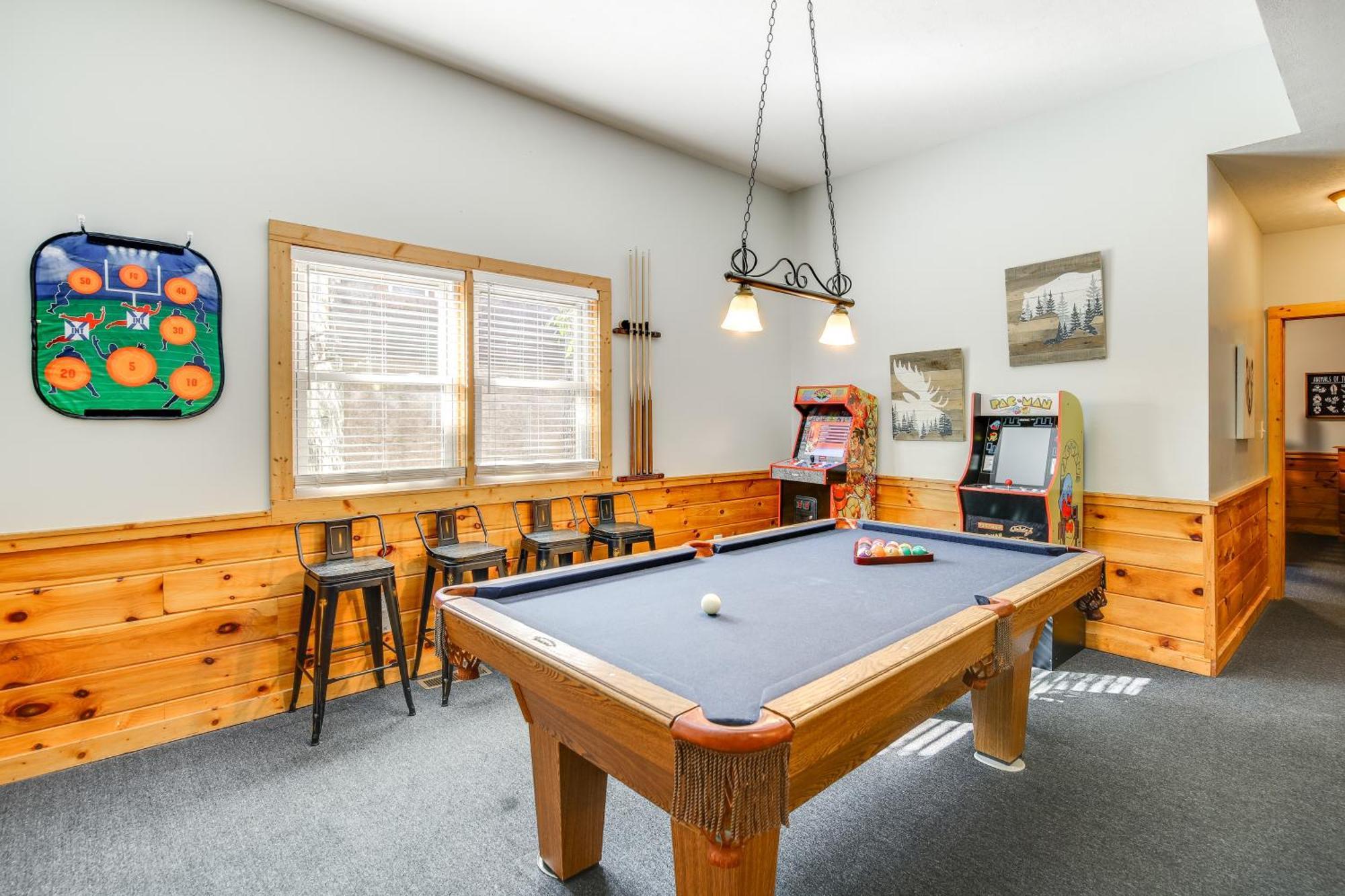Charming Cabin In The Smokies Hot Tub And Game Holiday home *