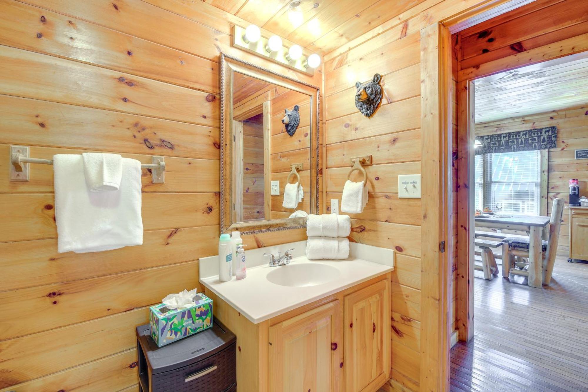 Charming Cabin In The Smokies Hot Tub And Game Pigeon Forge