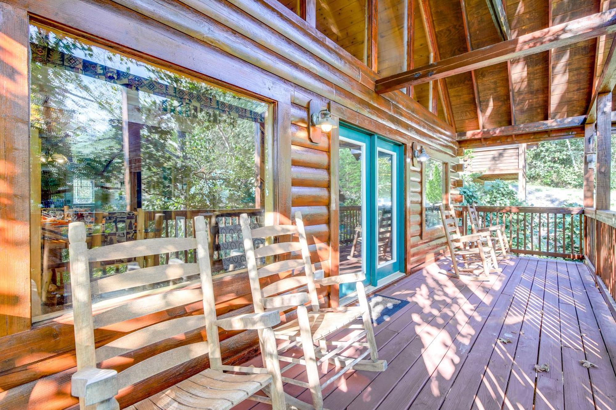 Charming Cabin In The Smokies Hot Tub And Game * Pigeon Forge