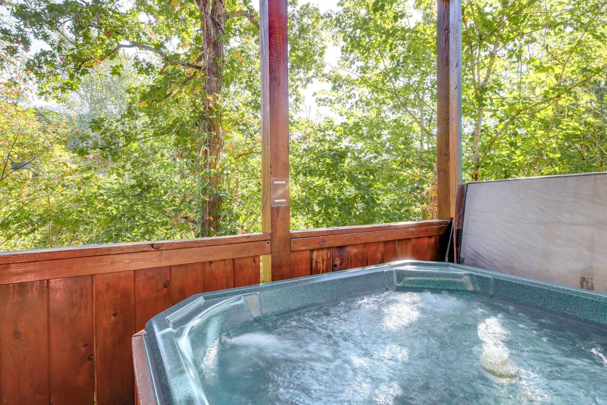 Charming Cabin In The Smokies Hot Tub And Game