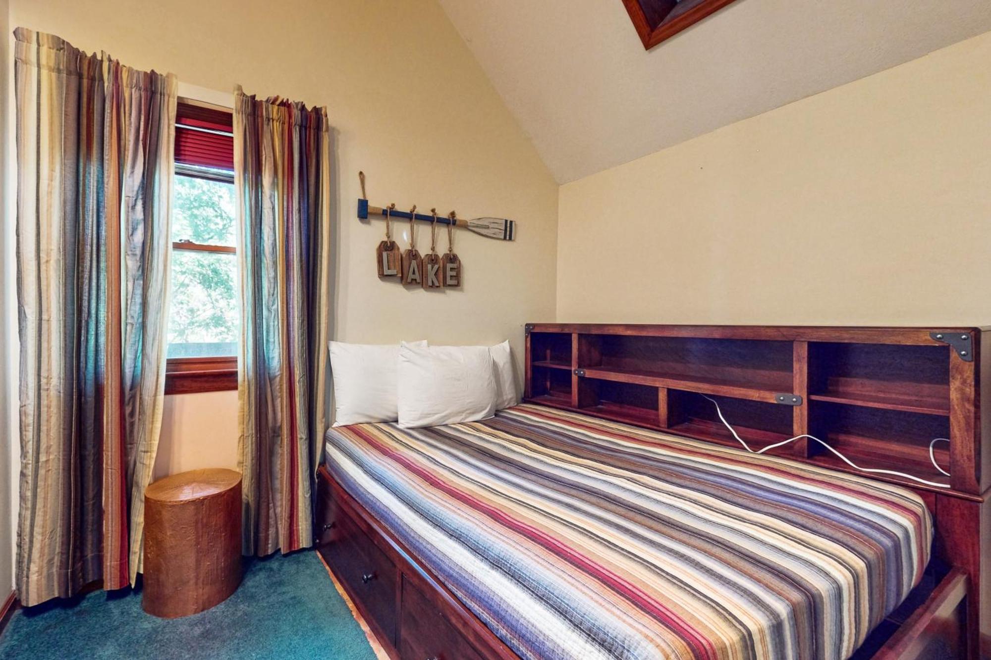 Holiday home Big Bear Hug Cabin *