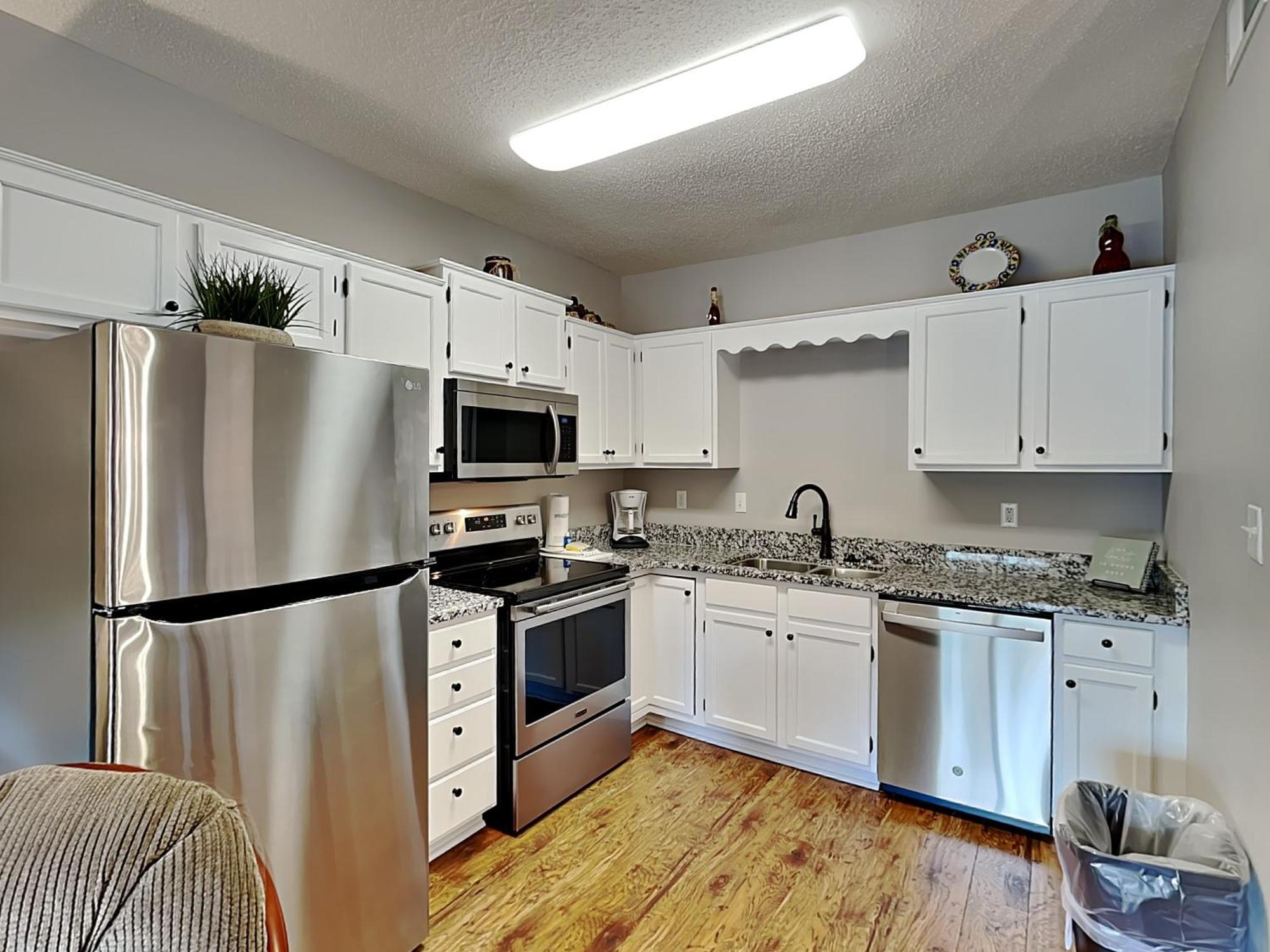 Dream A Little Dream Whispering Pines 411 Apartment *