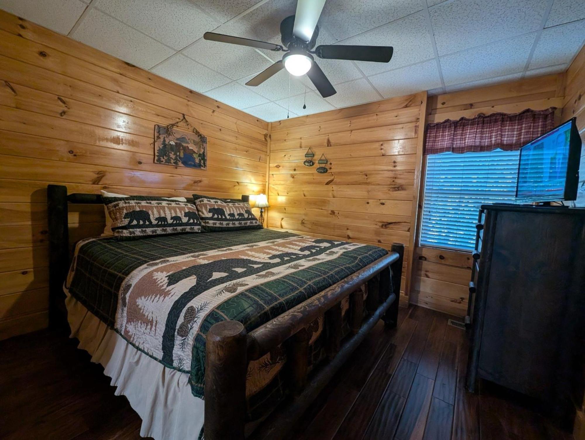 Holiday home Ern807 - Black Bearry Ridge - Great Location! Close To The Action! *