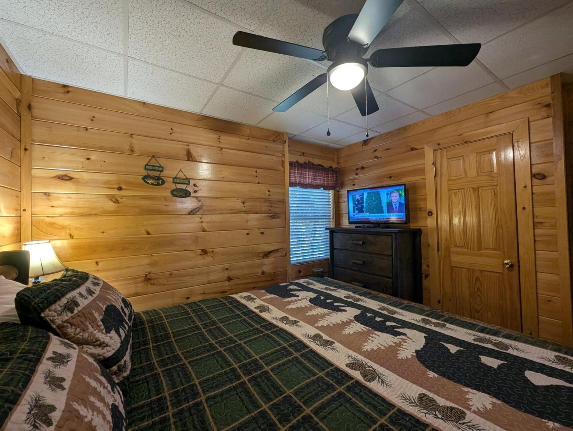 Ern807 - Black Bearry Ridge - Great Location! Close To The Action! Holiday home
