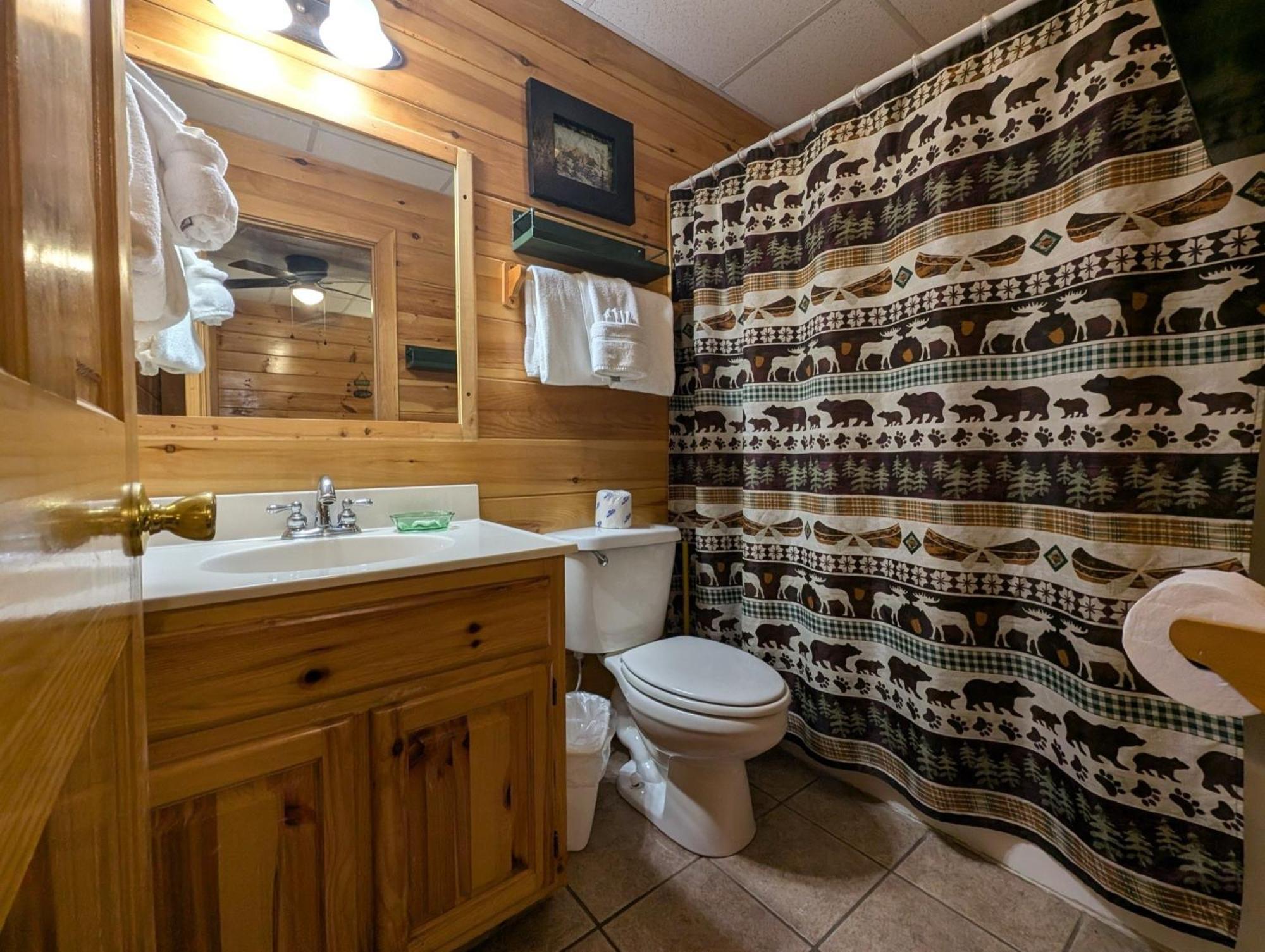 Ern807 - Black Bearry Ridge - Great Location! Close To The Action! *