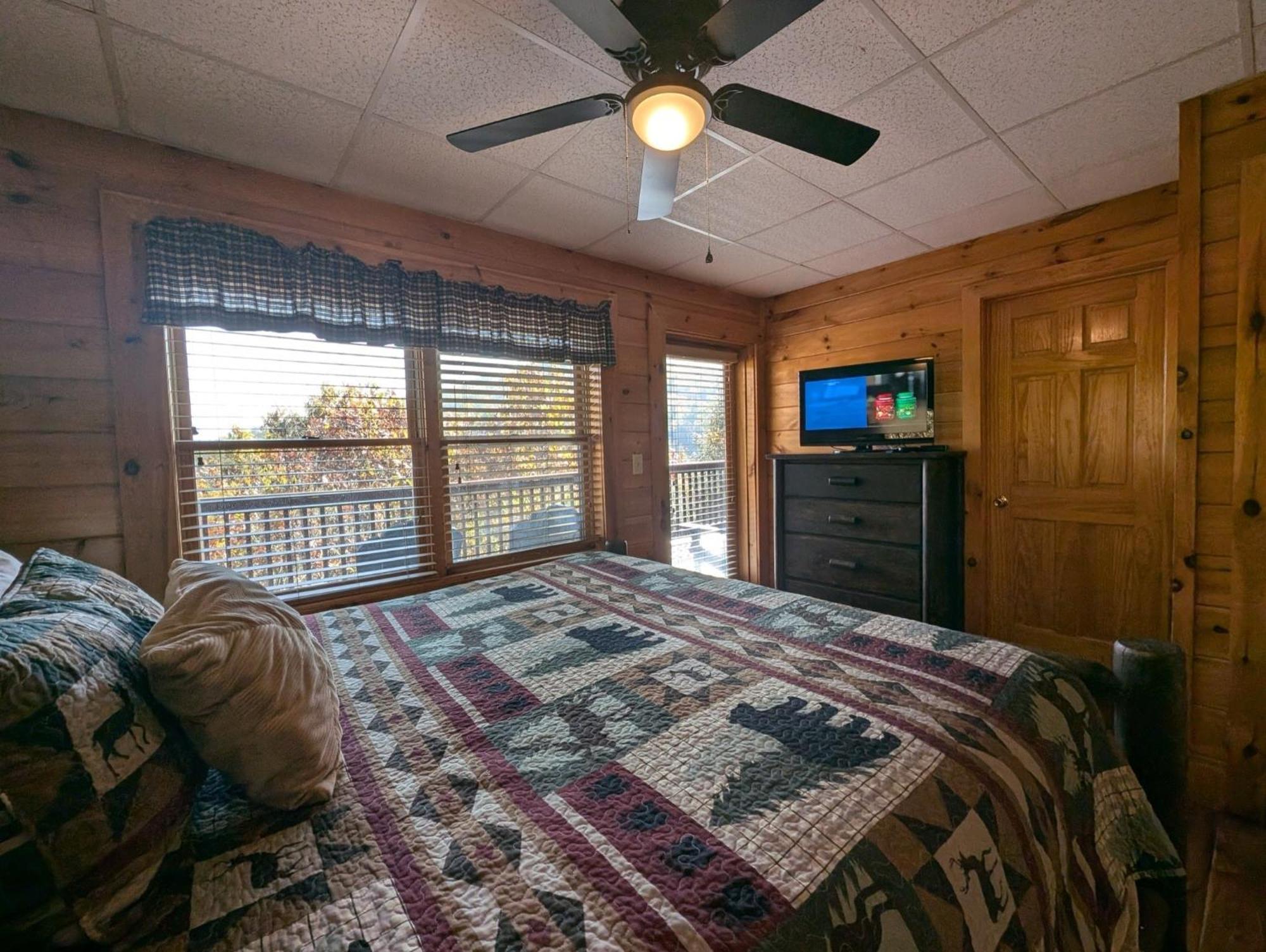 Ern807 - Black Bearry Ridge - Great Location! Close To The Action!