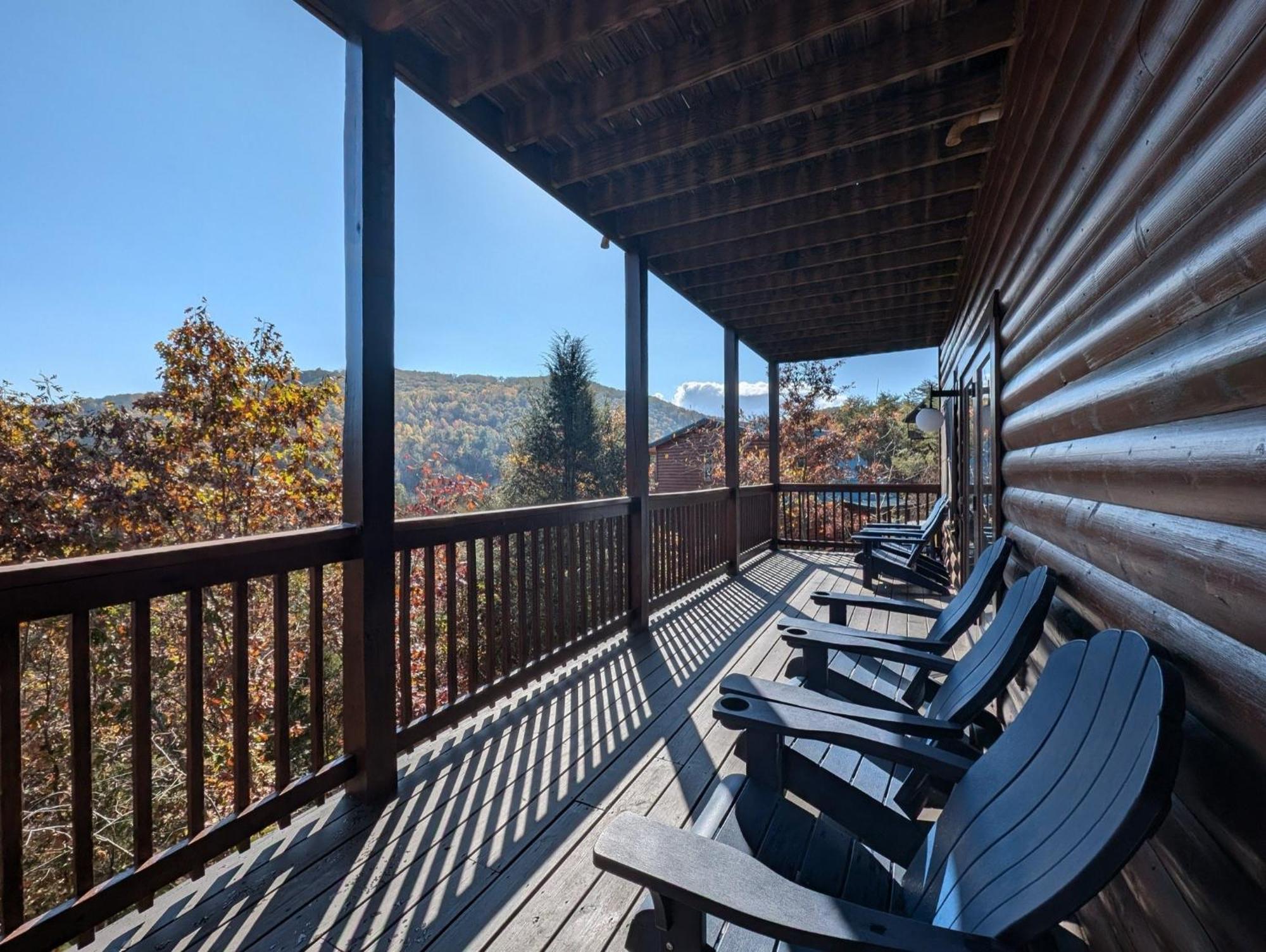 Ern807 - Black Bearry Ridge - Great Location! Close To The Action! Holiday home *