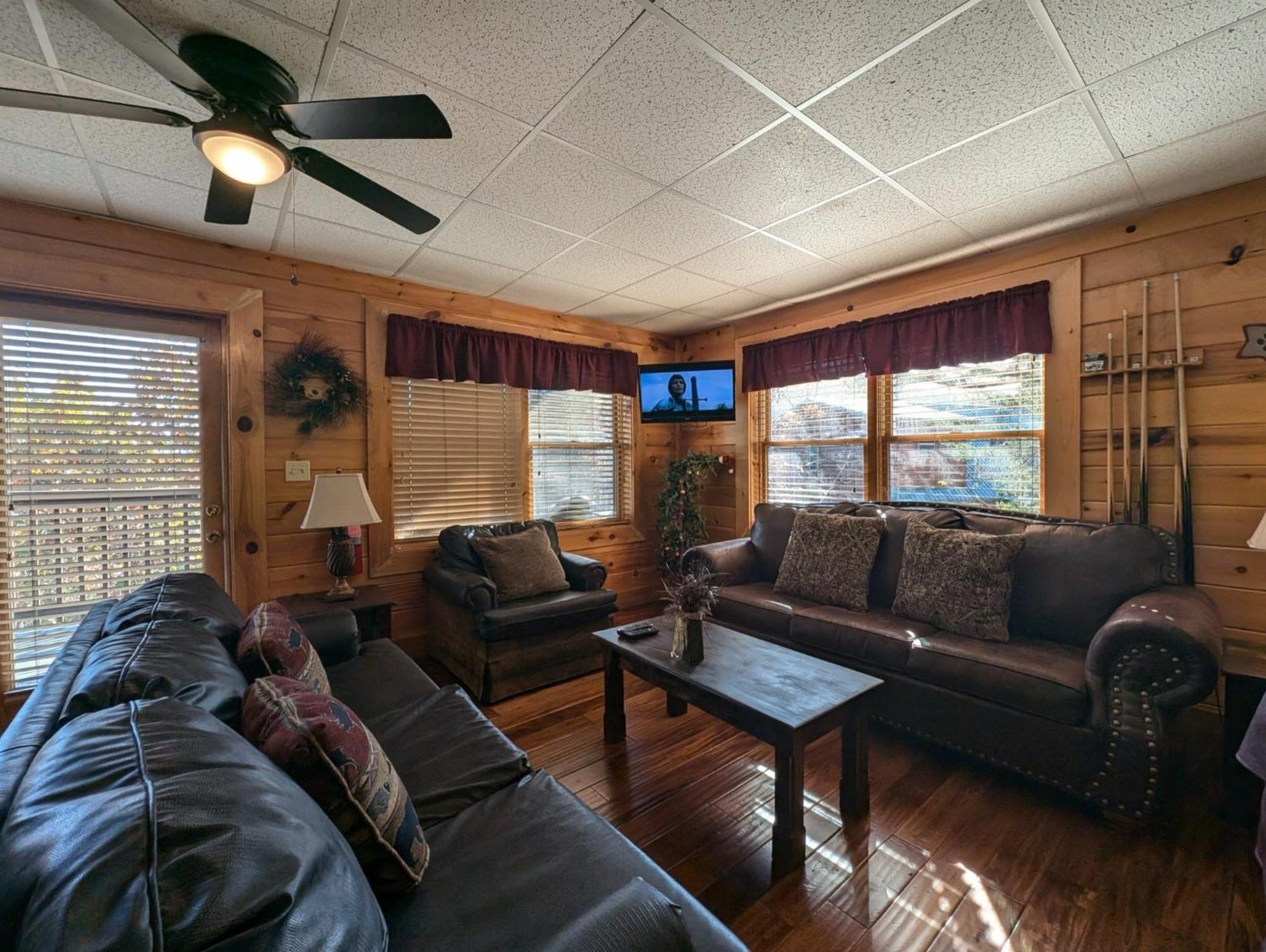 Ern807 - Black Bearry Ridge - Great Location! Close To The Action! *