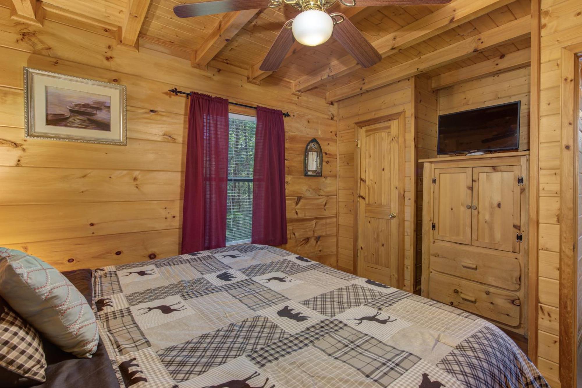 A Bearz Haven Pigeon Forge
