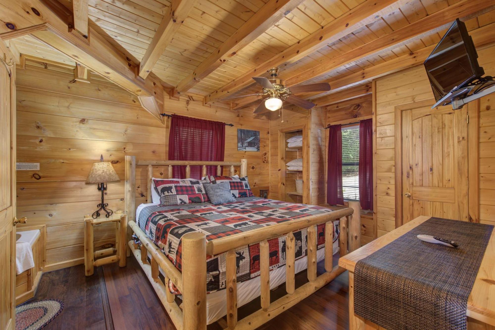 A Bearz Haven Pigeon Forge