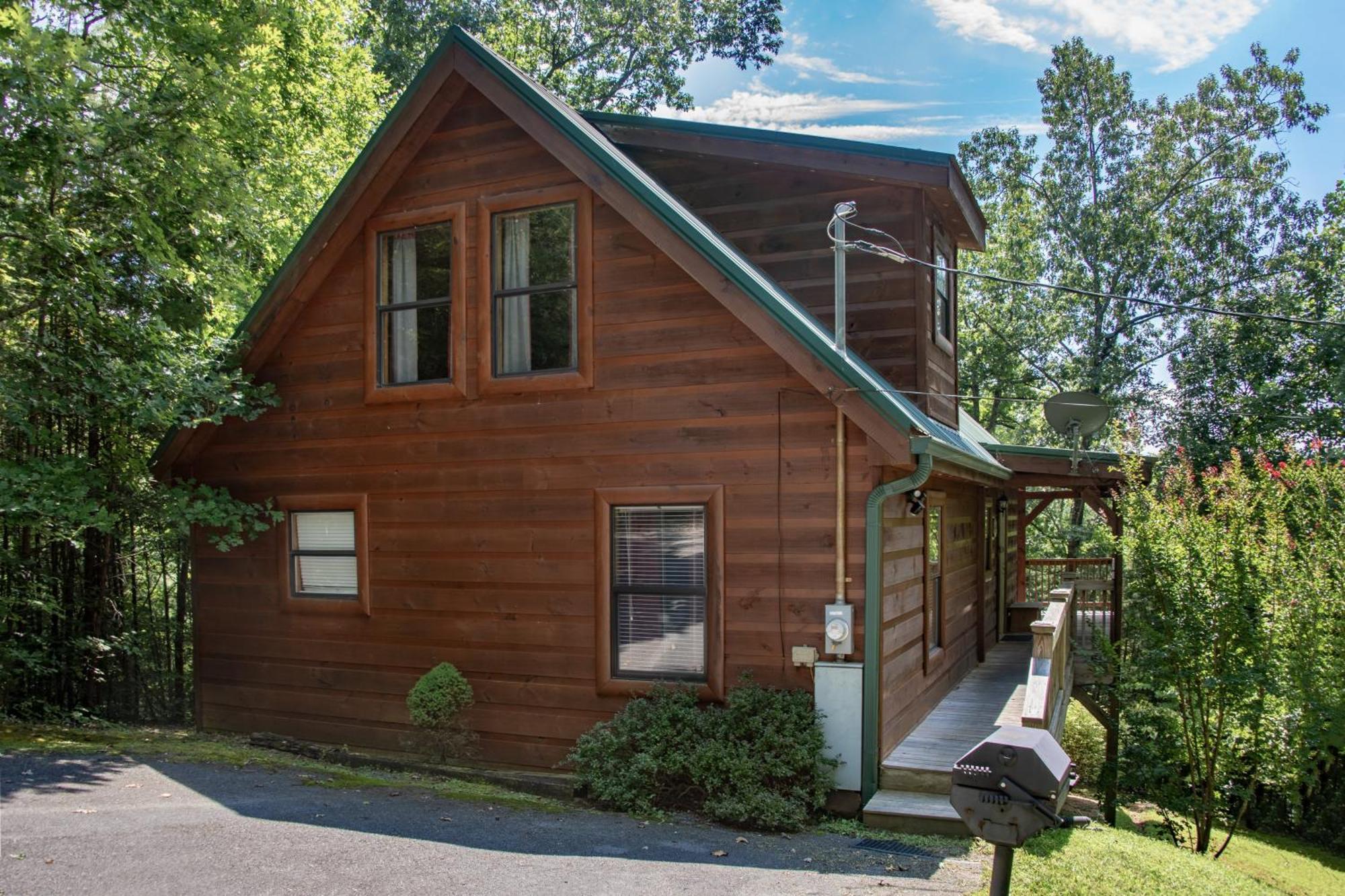 A Bearz Haven Pigeon Forge