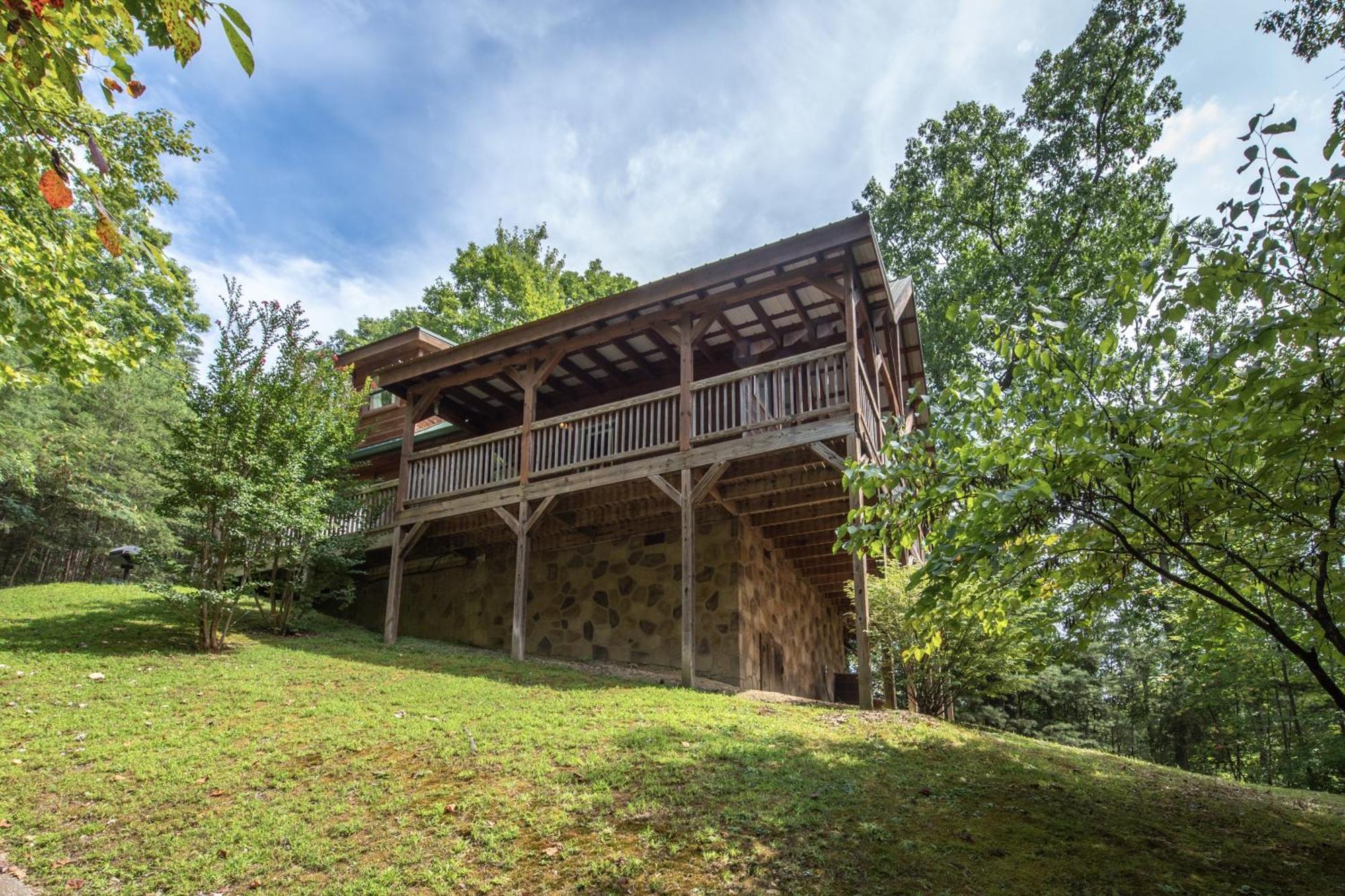 A Bearz Haven * Pigeon Forge