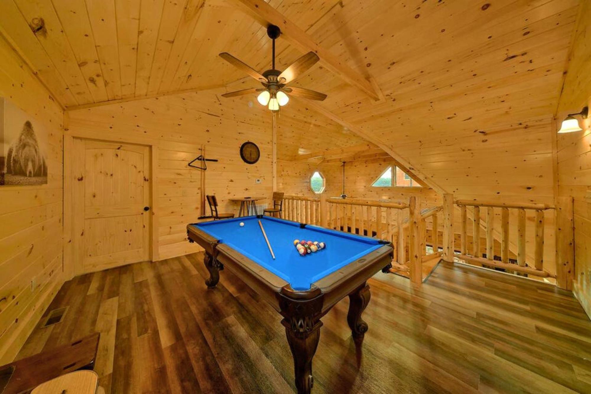 Skyburst - Relax & Play! Pool, Hot Tub, Games & Theater Holiday home