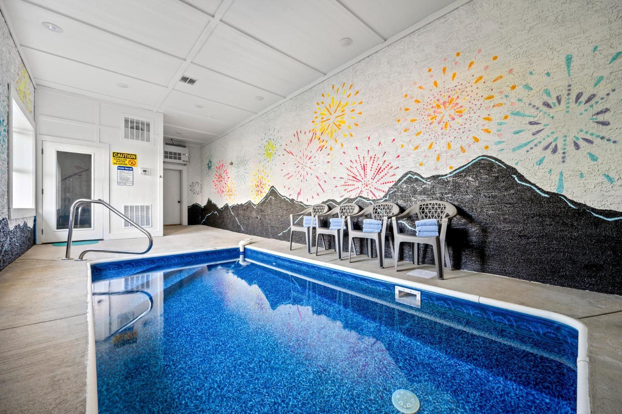 Skyburst - Relax & Play! Pool, Hot Tub, Games & Theater Pigeon Forge