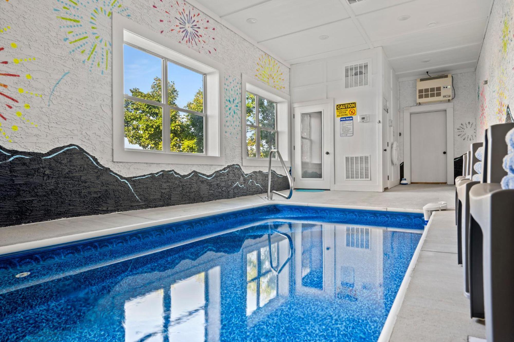 Skyburst - Relax & Play! Pool, Hot Tub, Games & Theater * Pigeon Forge