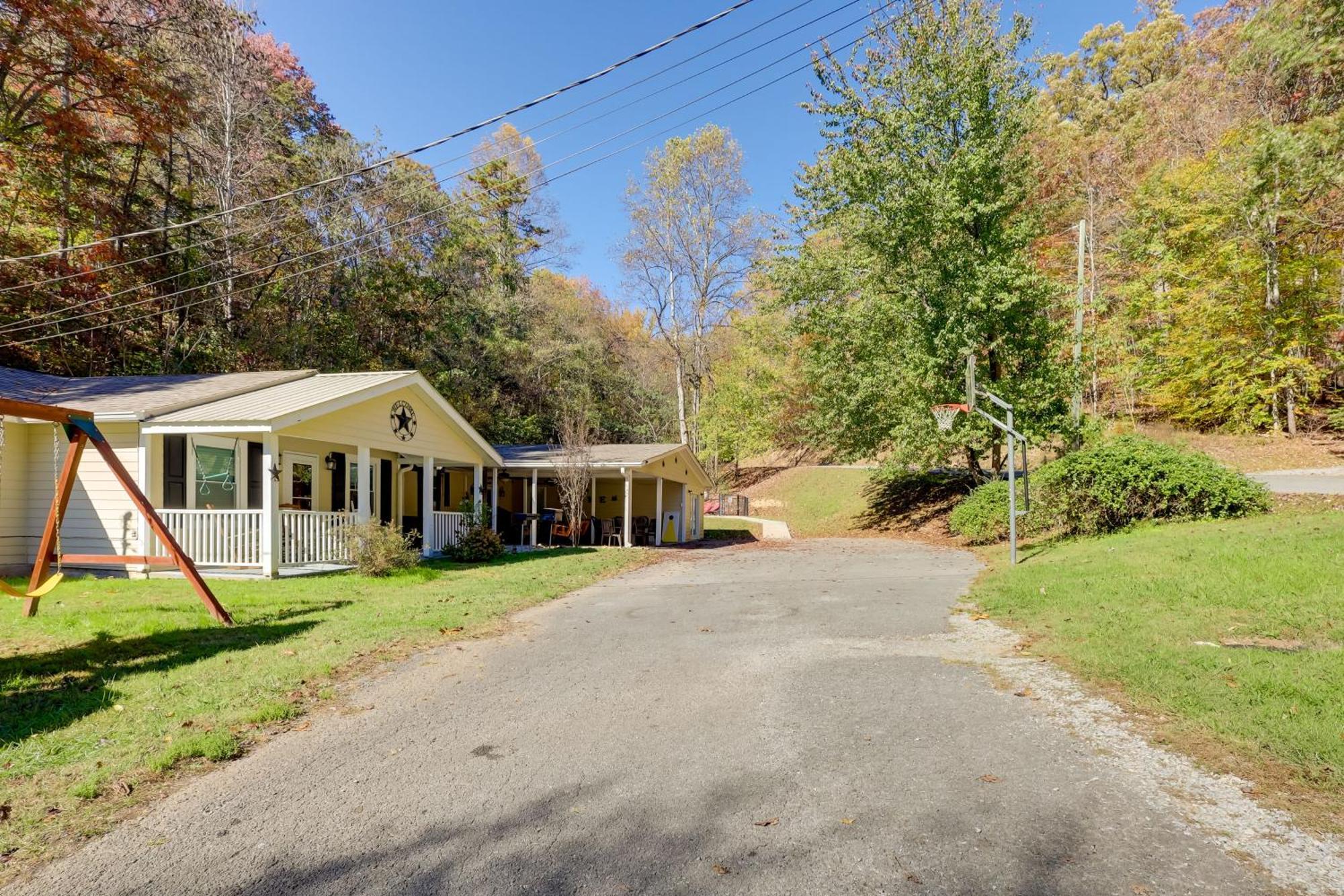 By Dollywood With Private Pool! Pigeon Forge