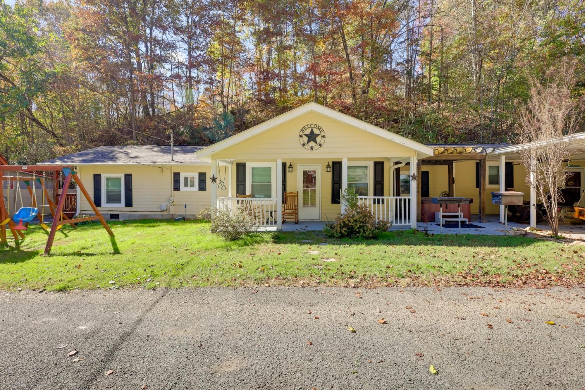 By Dollywood With Private Pool! Pigeon Forge