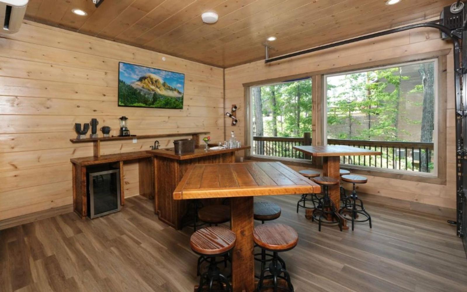Hibernation Wonderland Villa Pigeon Forge